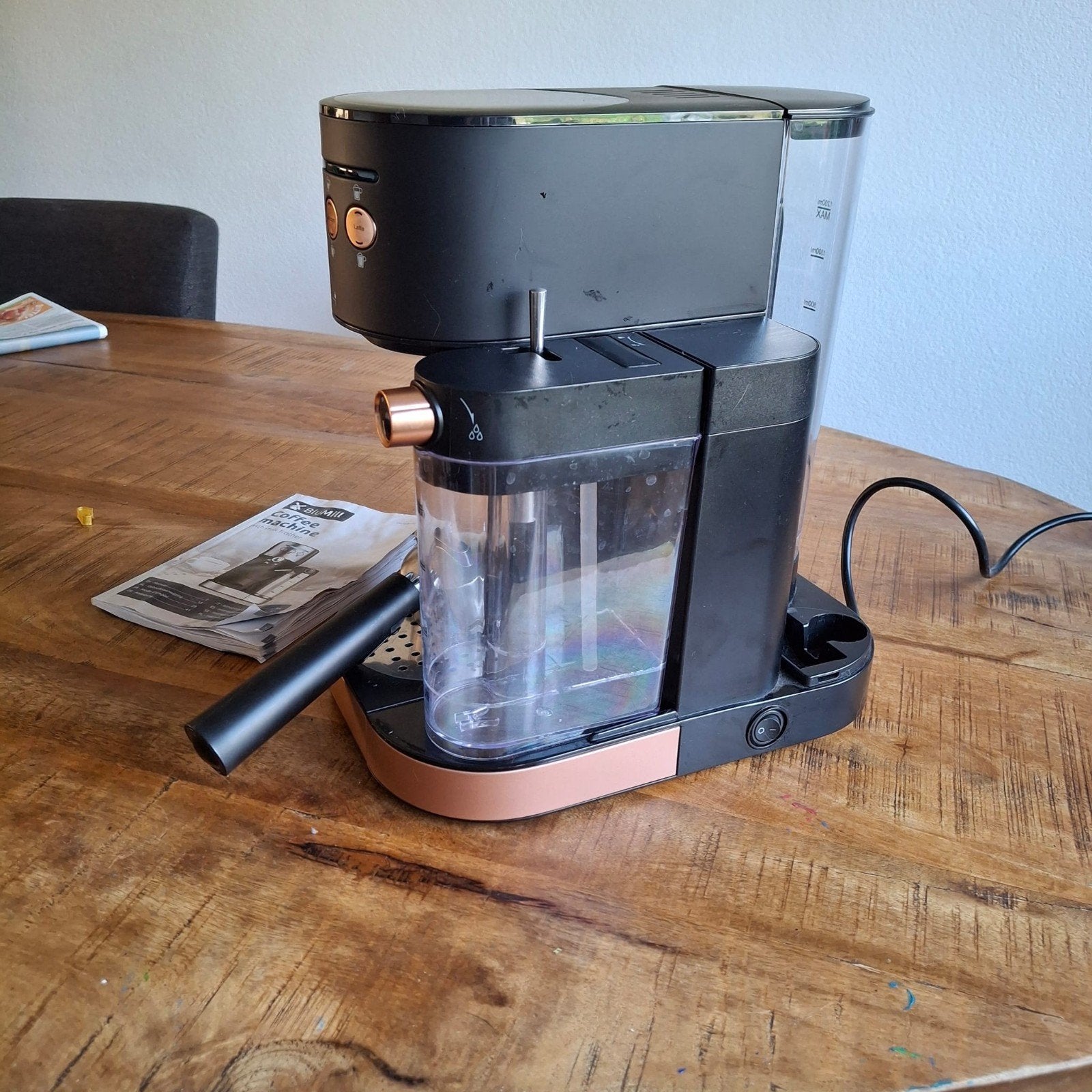 BluMill Koffiemachine met Melkopschuimer, Ophalen, Gemalen koffie, Zo goed als nieuw, Combi