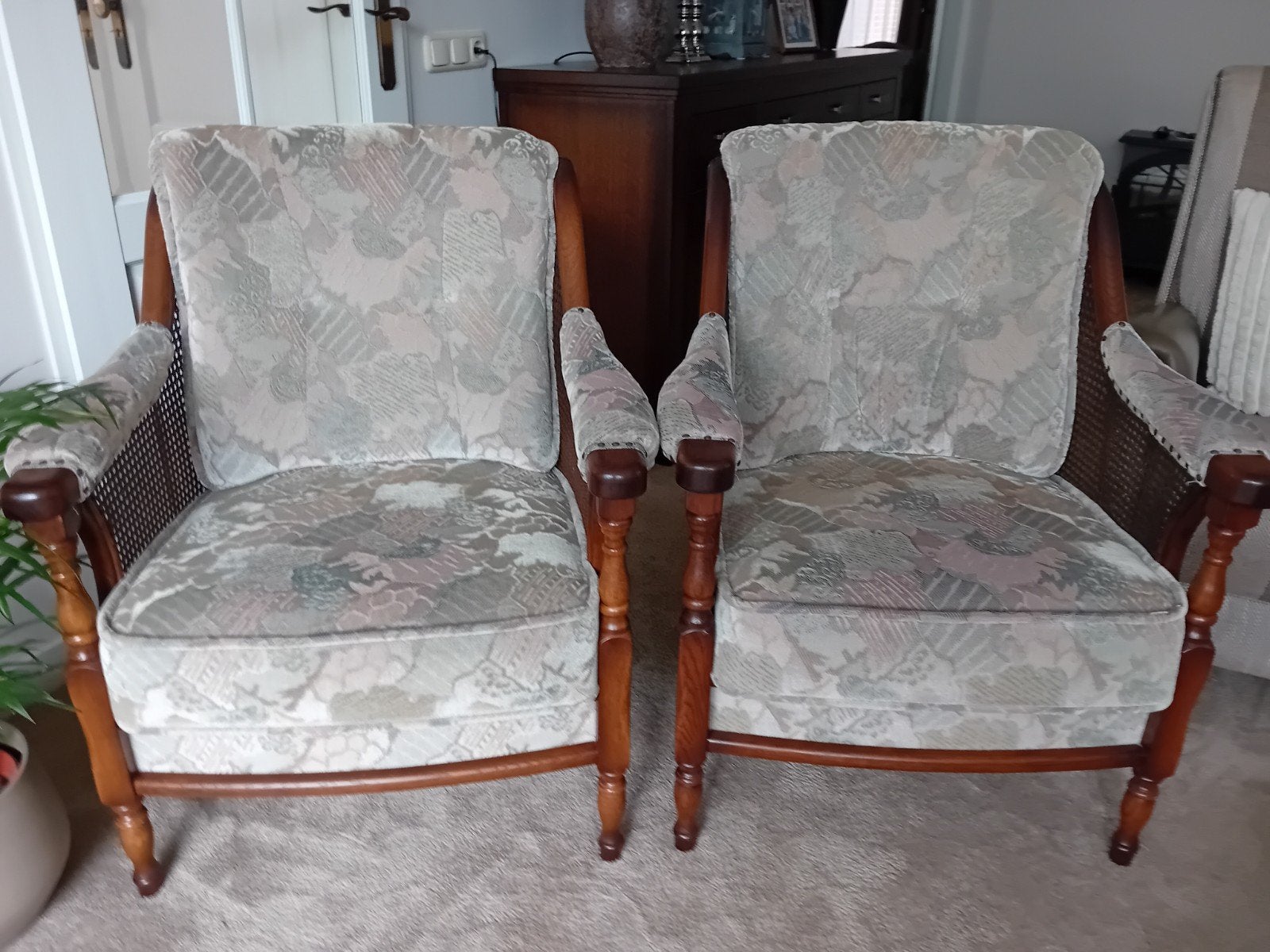 Set van 2 vintage fauteuils met rotan en bloemenprint, Ophalen