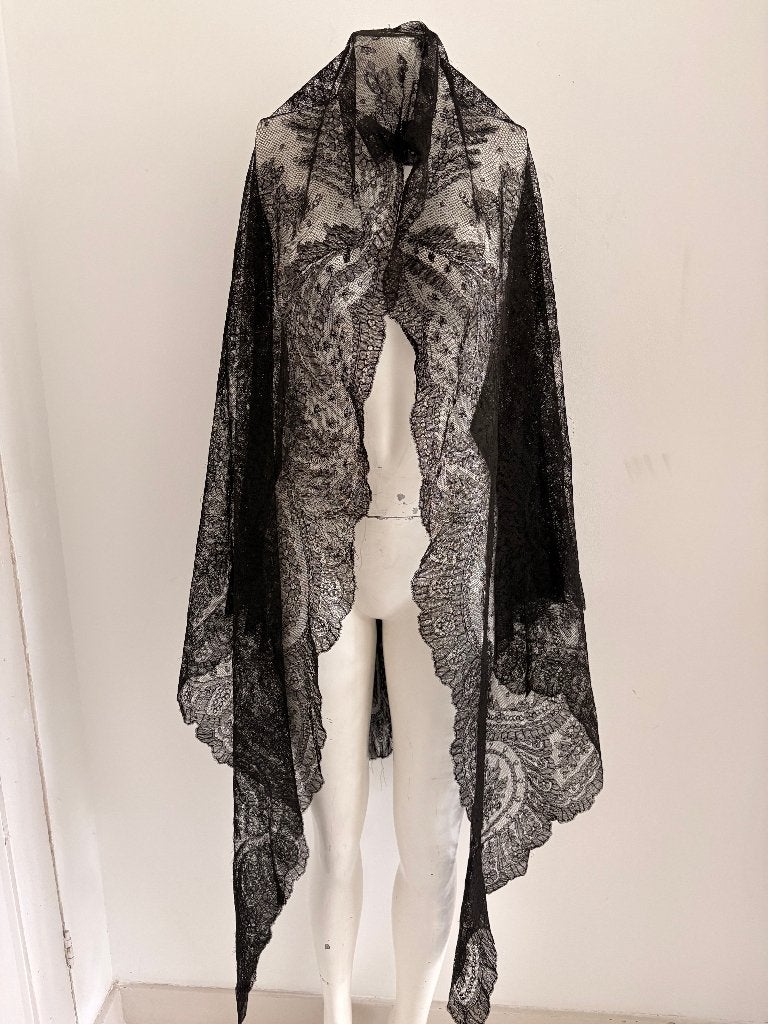Antieke rouwsluier / mantilla van Chantilly kant, Ophalen of Verzenden