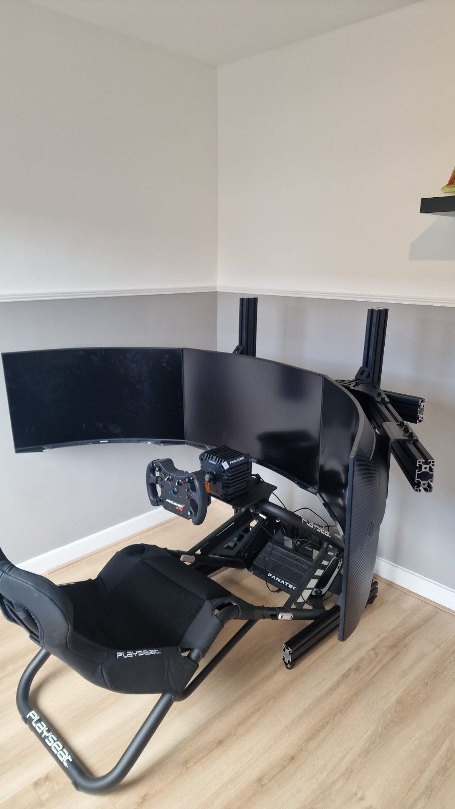 Foto 3 van Sim rig + Playseat trophy + Fanatec McLaren GT3 bundel