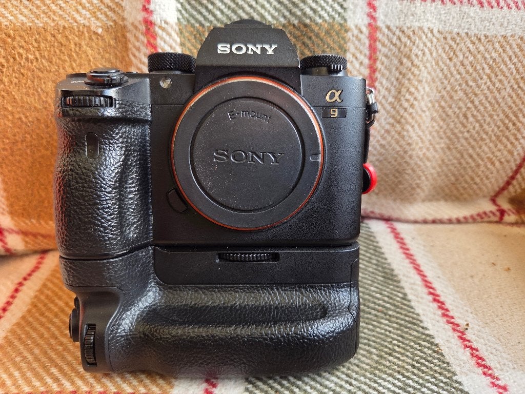 Sony A9 met of zonder batterygrip., Audio, Tv en Foto, Fotocamera's Digitaal, Ophalen of Verzenden, Zo goed als nieuw, Sony, Beeldstabilisatie