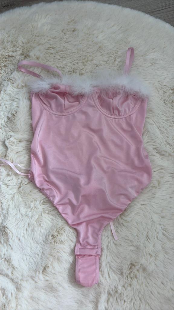 Roze Lingerie, Ophalen, Roze