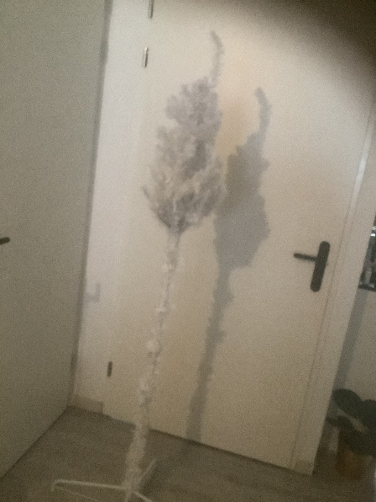 Mooie witte kerstboom en quirlande, Diversen, Kerst, Ophalen of Verzenden, Zo goed als nieuw