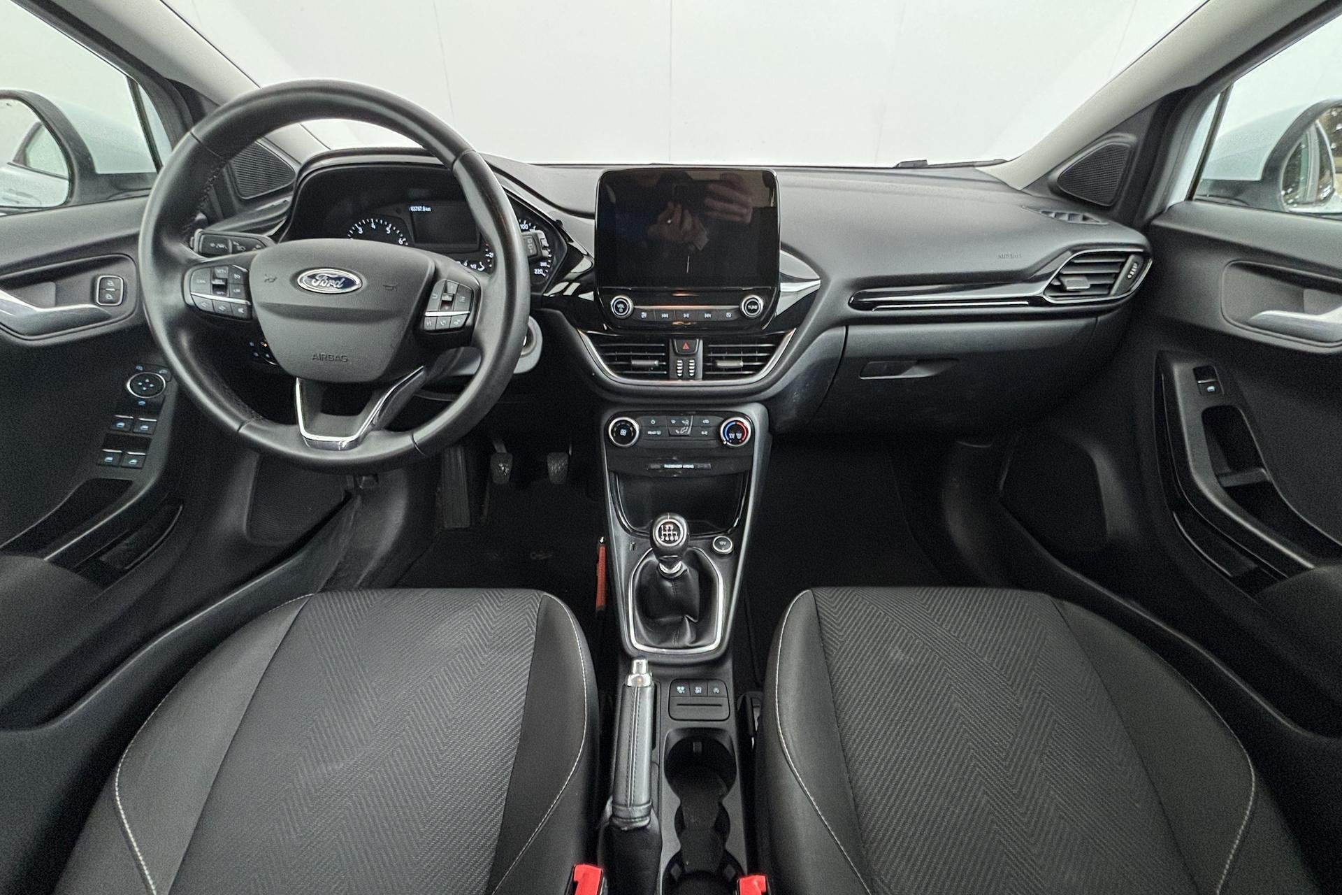 Ford Puma 1.0 EcoBoost Connected Wendbare witte allrounder m, Voorwielaandrijving, Stof, Euro 6, 95 pk