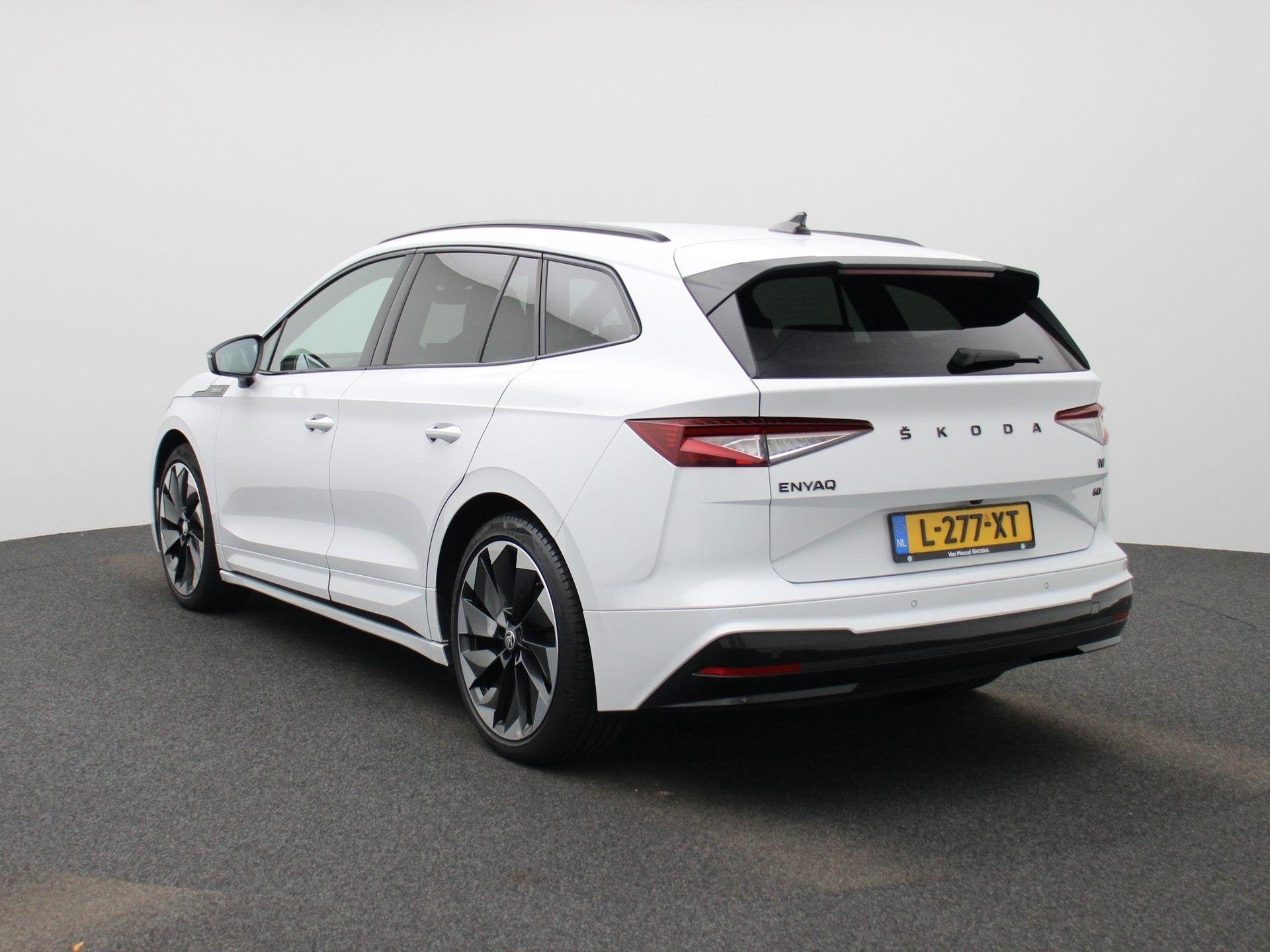 Skoda Enyaq iV 60 Sportline SOH 85%/ Camera/ stuurverwarming, Auto's, Automaat, 12 maanden, Achterwielaandrijving, Gebruikt