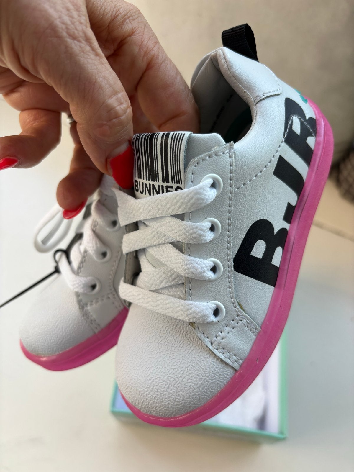 Nieuwe Bunnies sneakers maat 24 wit met roze zool, Meisje, Schoenen, Nieuw, Ophalen of Verzenden