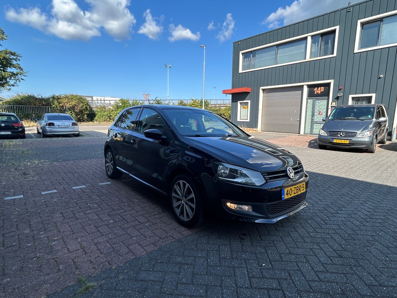 Volkswagen Polo 1.2 TSI 77KW DSG 2012 Zwart, 40 €/maand, 4 cilinders, 1036 kg, Zwart