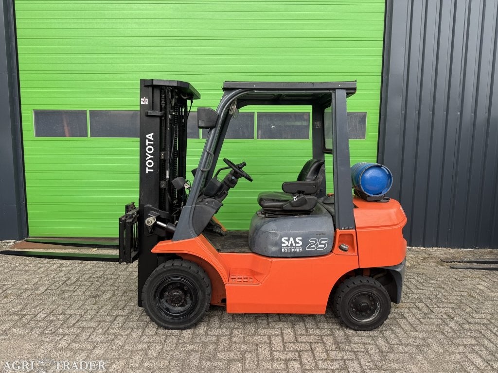 Nette Toyota 7FGF25 heftruck, 2500 kg, triplex 4,70M, LPG, Info@heftruckhsb.nl, 6658ad, Heftruck Service Beneden-Leeuwen