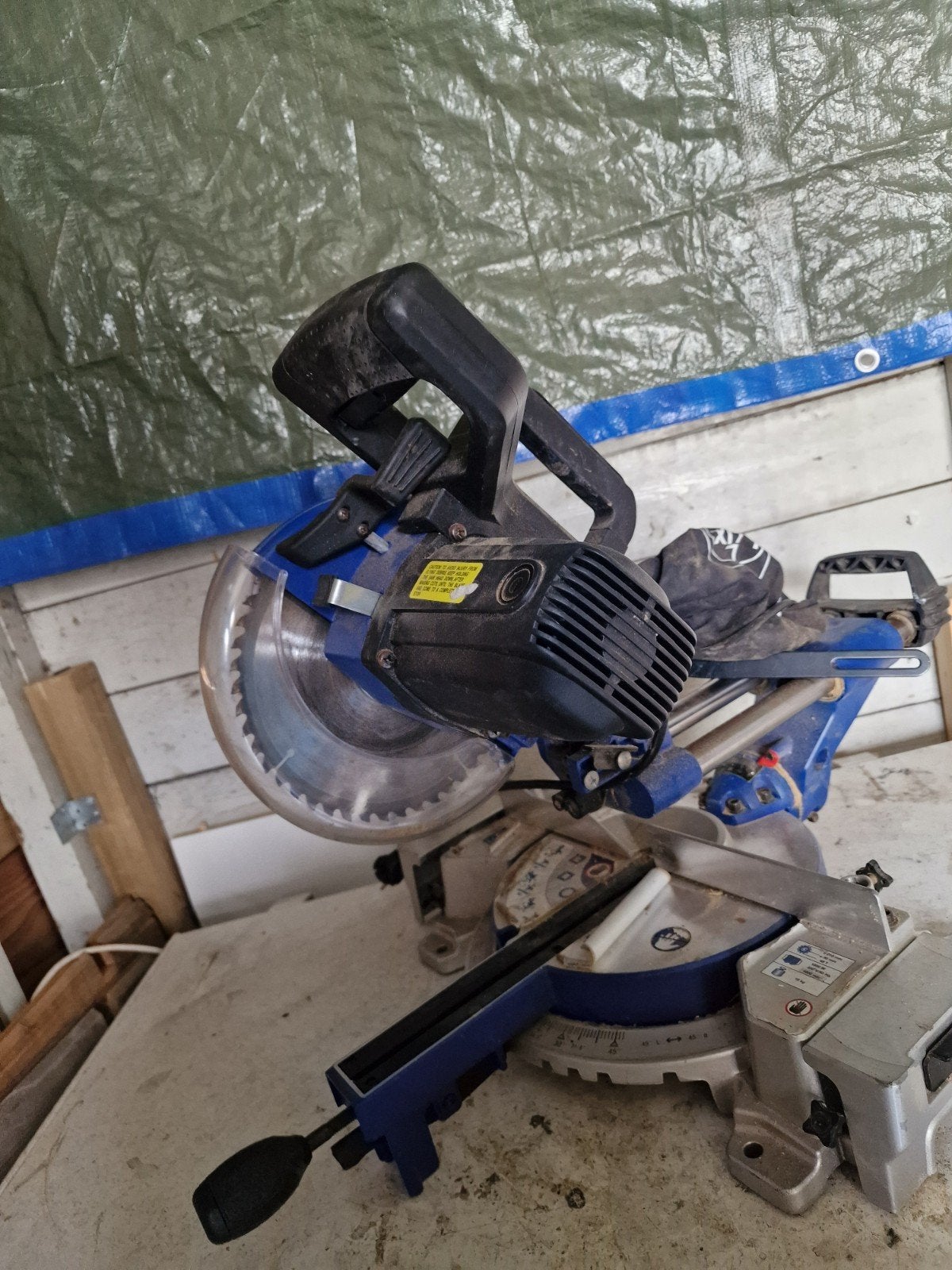 Een zaagmachine te koop!, Ophalen of Verzenden, 1200 watt of meer, Afkortzaag, 70 mm of meer