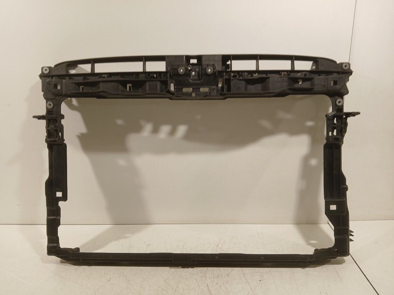 Voorfront slotplaat Volkswagen Golf, Onderdelen@venauto.nl, Van der Ven Autorecycling B.V., Gebruikt, Ettenseweg 76, 4706 PB Roosendaal, The Netherlands