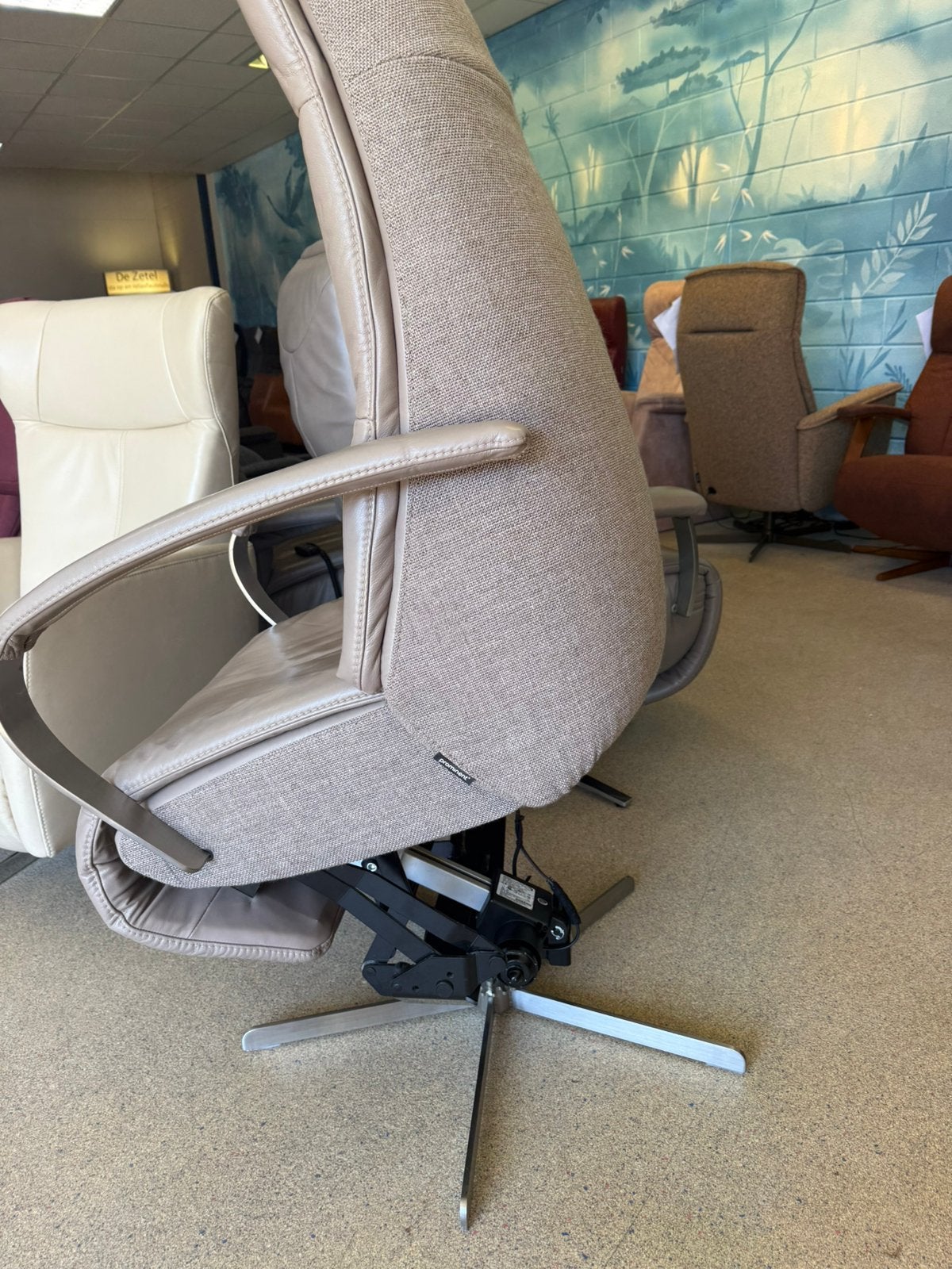 Prominent sta op stoel relax fauteuil gratis bezorging, Ophalen of Verzenden, Zo goed als nieuw, Leer, Outlet IJsselstein ruim 100 fauteuils alleen A merken