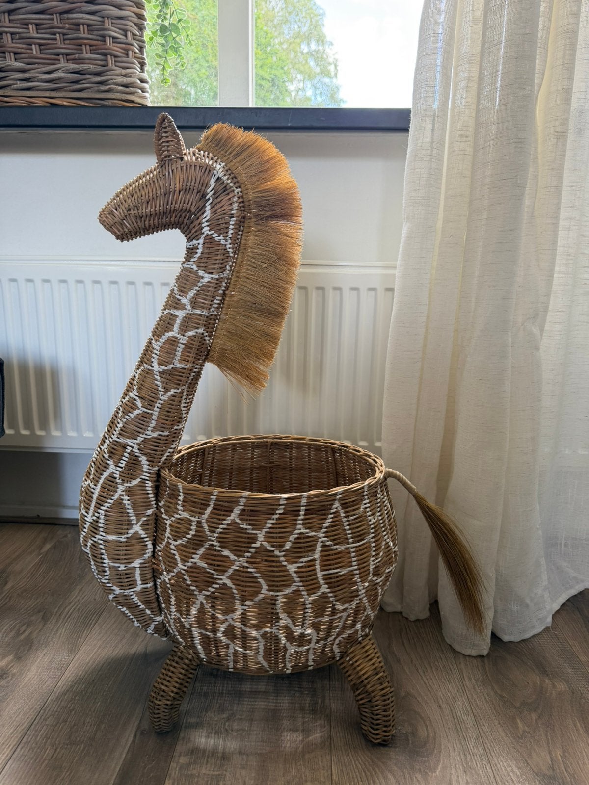 Riviera Maison opbergmand giraf rotan, Huis en Inrichting, Woonaccessoires | Schalen en Manden, Ophalen, Zo goed als nieuw, Rechthoekig