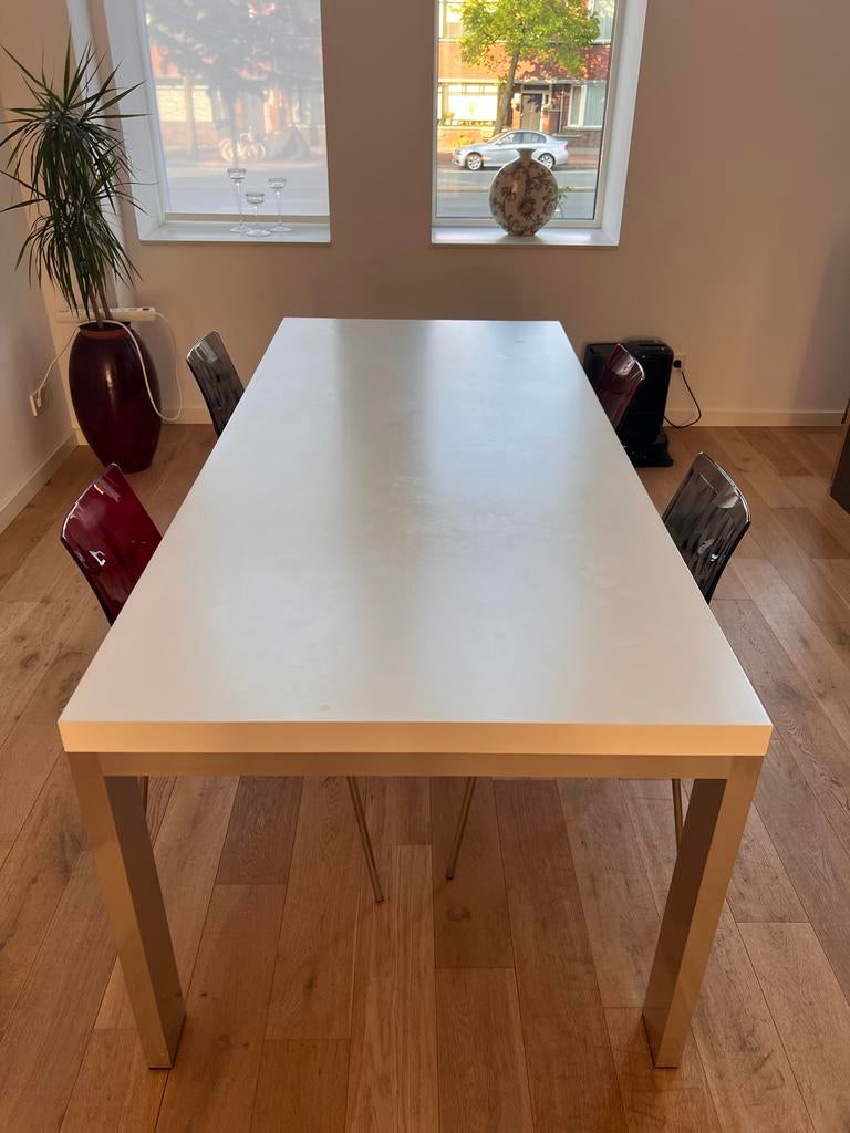 Moderne eettafel (200x90cm) met 4 design stoelen, Ophalen, Kunststof, 200 cm of meer, 50 tot 100 cm