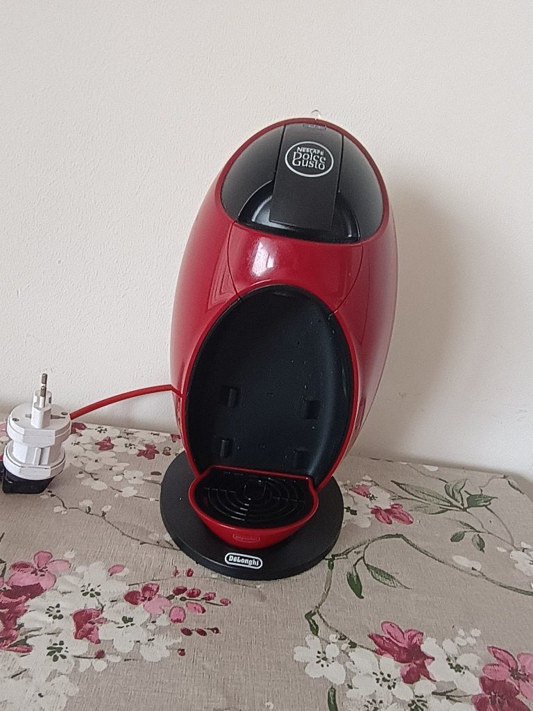 De'Longhi Nescafé Dolce Gusto koffieapparaat rood, 1 kopje, Ophalen, Zo goed als nieuw, Koffiemachine