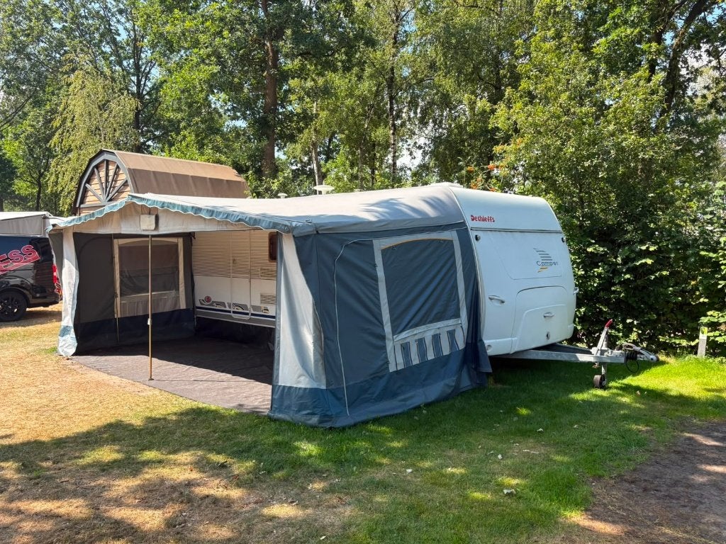 DETHLEFFS 560 SK (stapelbedden) (mover) KMFE, Caravans en Kamperen, Schokbreker, Rondzit, 7 tot 8 meter, Bedrijf