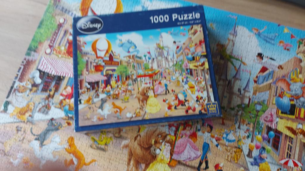 Disney 1000 stukjes puzzel, Ophalen of Verzenden, 500 t/m 1500 stukjes, Gebruikt, Legpuzzel