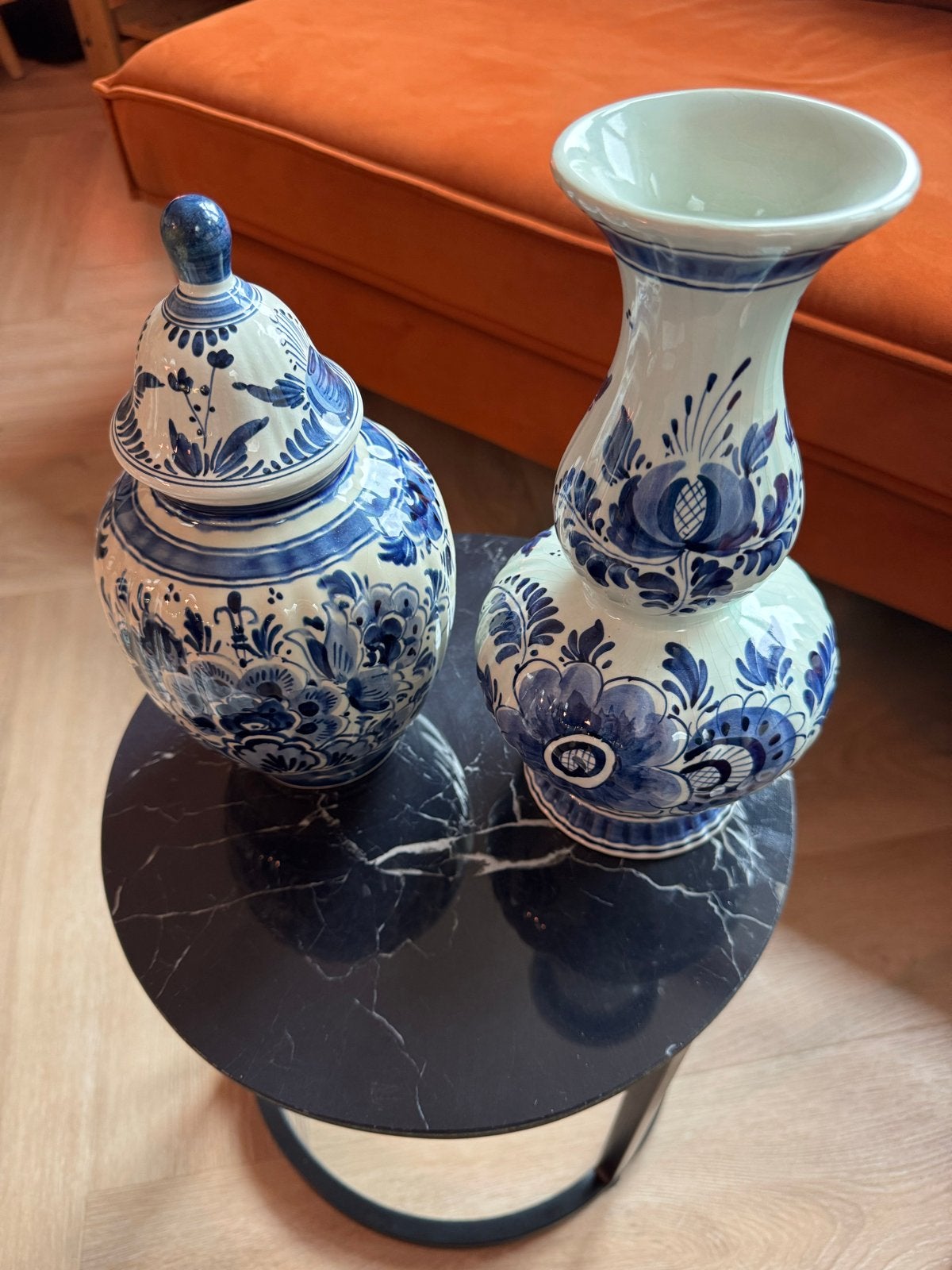 De Delftse Pauw 2 Delfts Blauwe Handbeschilderde Vazen D.P., Ophalen