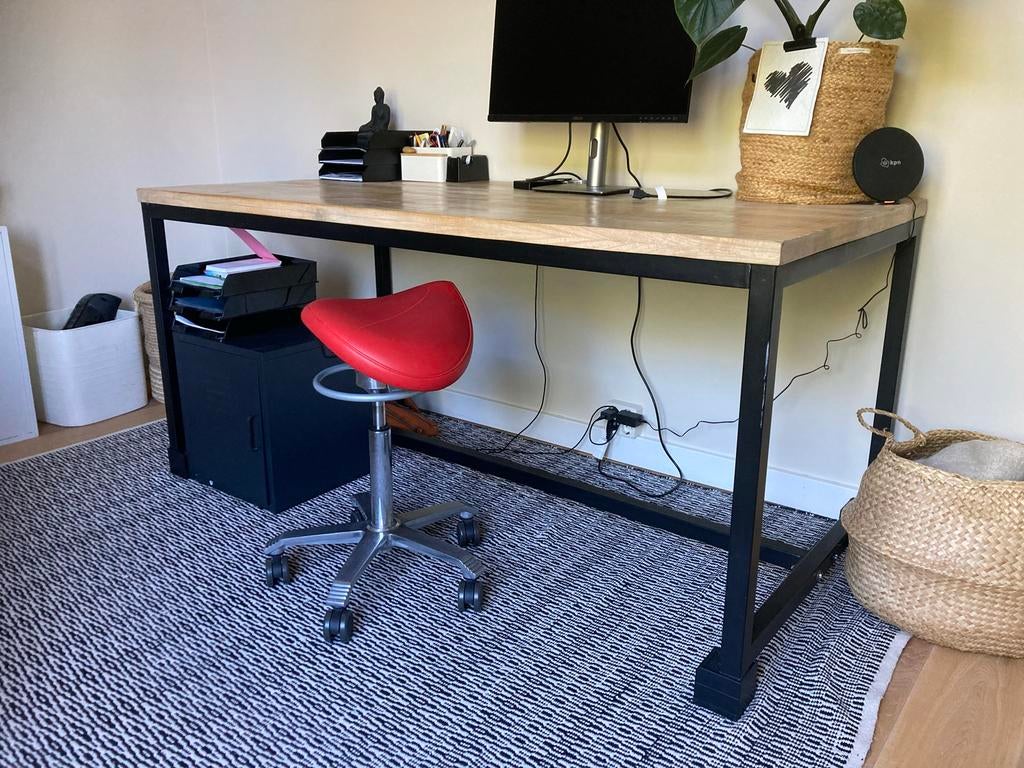 Naturel houten eettafel/bureau met zwart stalen frame, Zwart, Hout, Ophalen of Verzenden, Zo goed als nieuw