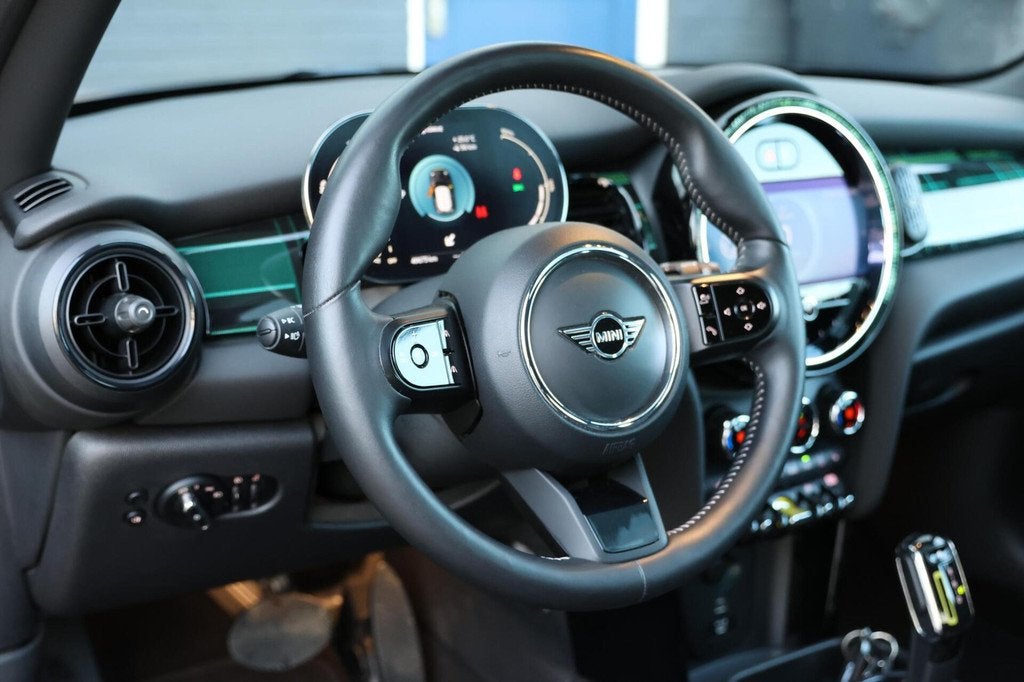 Mini Electric Mosaert Edition 33 kWh| PANO | SOH 95.5% |, Auto's, Mini, Gebruikt, Zwart, 33 kWh, 4 stoelen
