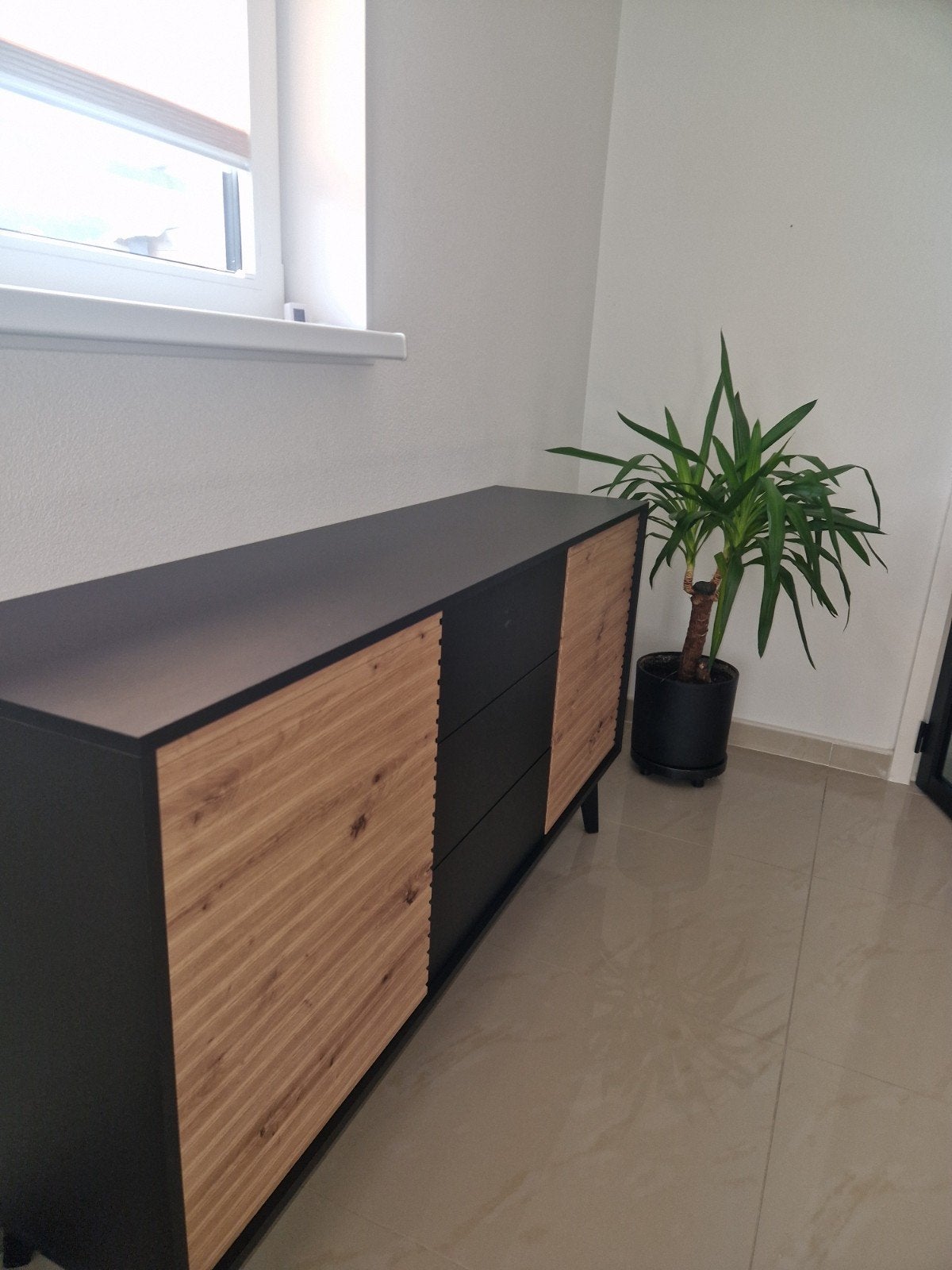 Mooie dressoir kast met 3 lades midden moet z.s.m. weg, Ophalen of Verzenden, Zo goed als nieuw, 25 tot 50 cm