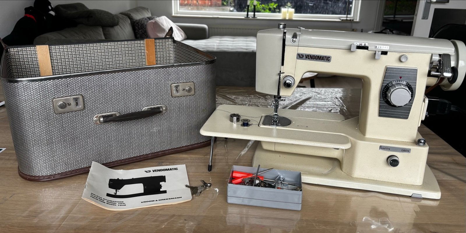 Vendomatic Naaimachine V&D Jaren '70/'80 met Koffer & Access, Ophalen, Gebruikt, Naaimachine, Overige merken