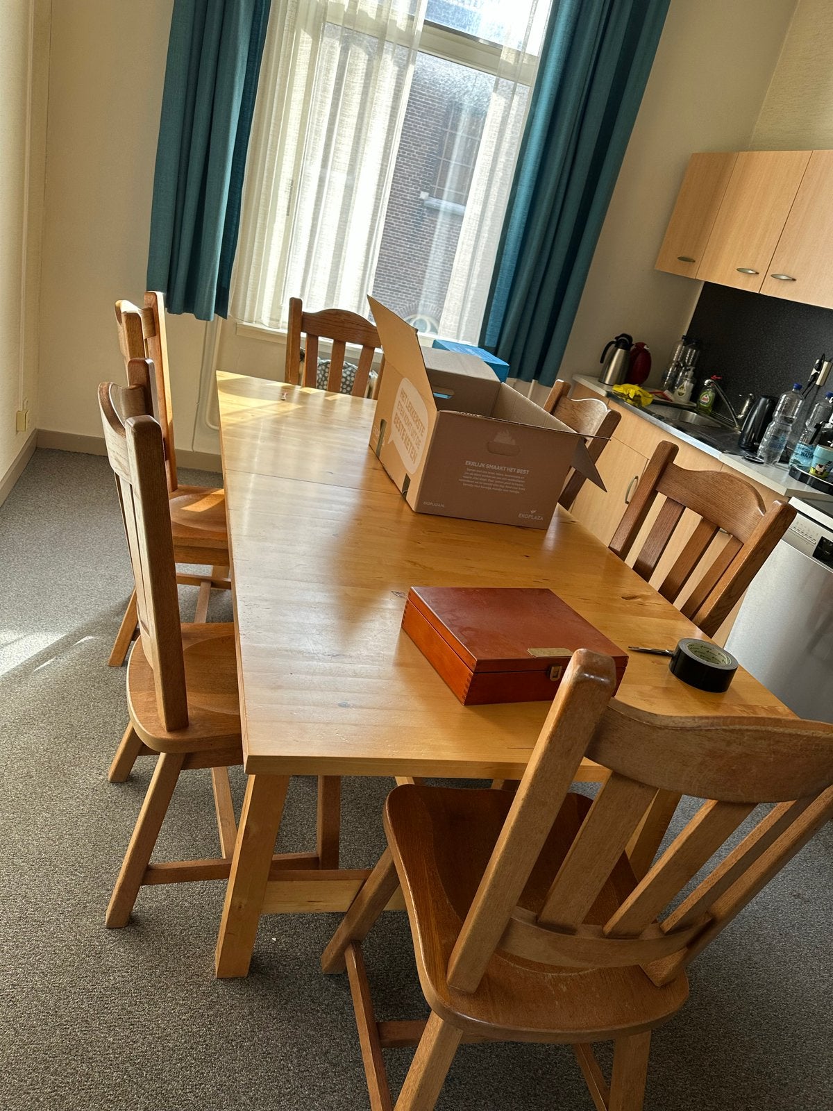 Houten eettafel met 6 stoelen - gratis af te halen, Ophalen, Gebruikt, 50 tot 100 cm, Vijf personen of meer