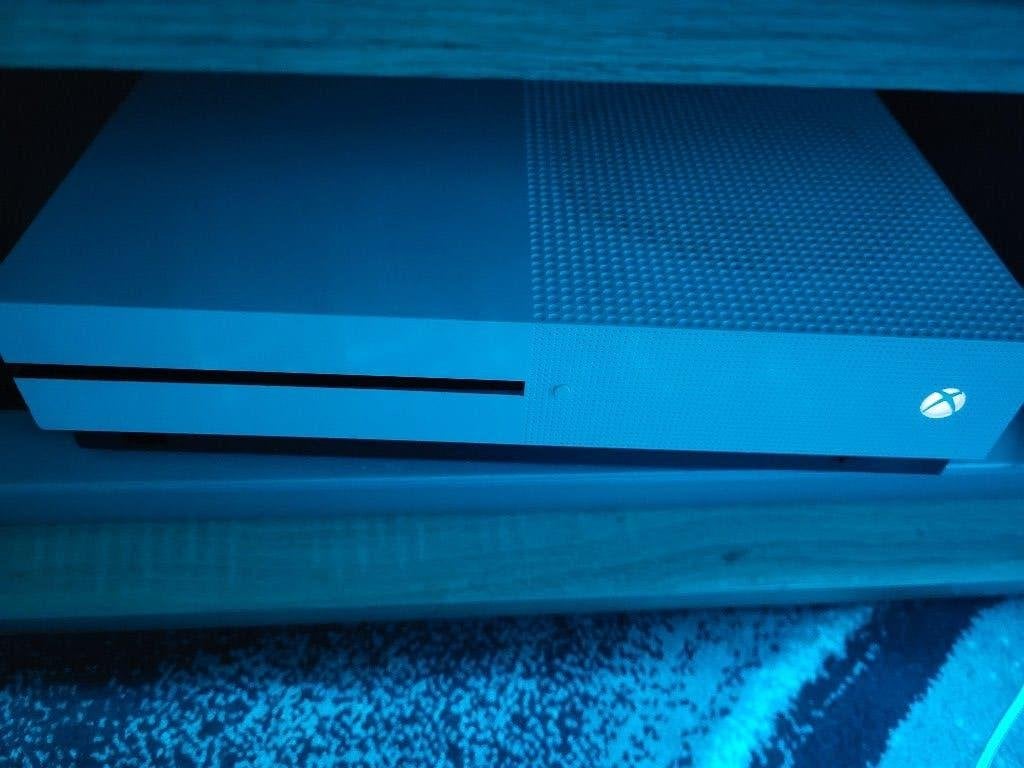 ::: Te Koop of Te Ruil Xbox One S 2TB Versie ::