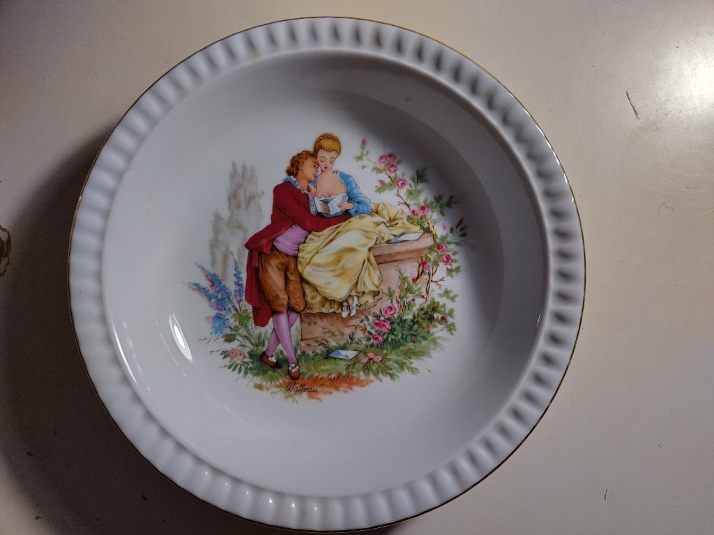 porseleinen schaaltje, Huis en Inrichting, Keuken | Servies, Ophalen of Verzenden, Overige stijlen, Porselein, Schaal of Schalen