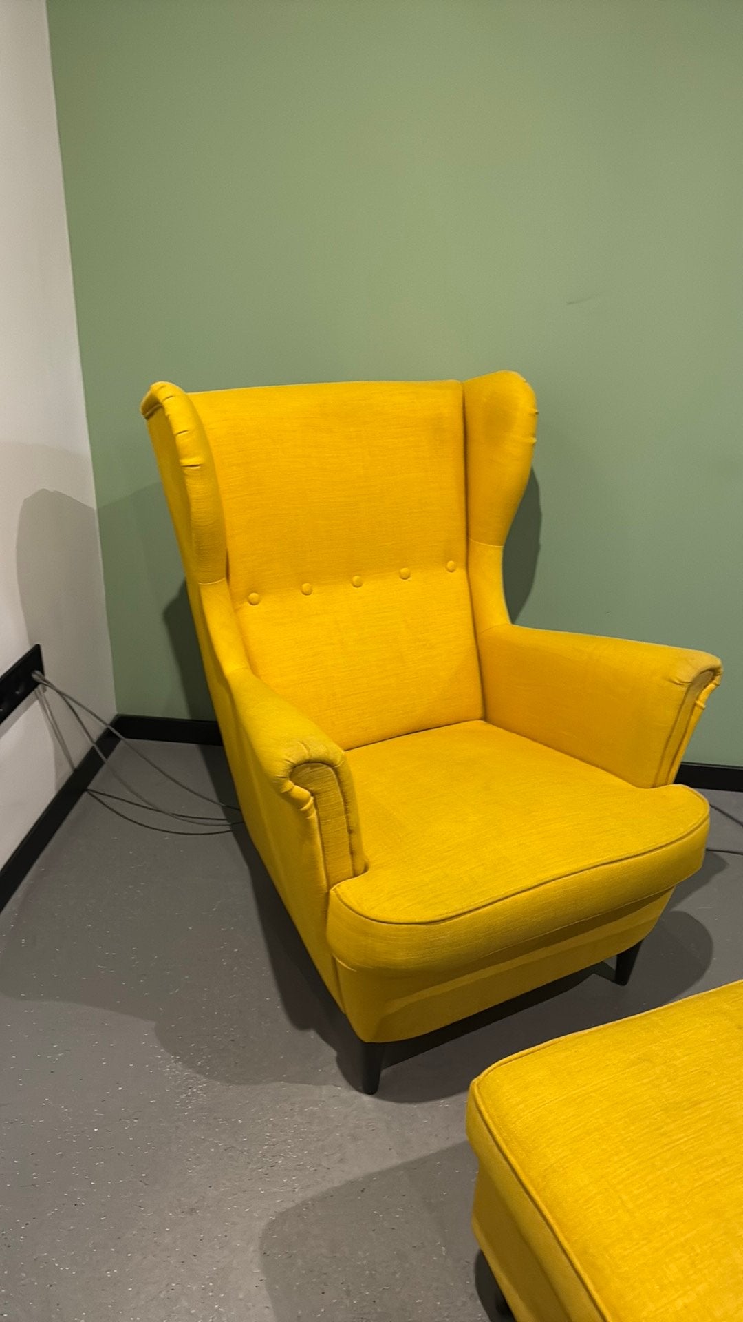 Gele iKea stoel Strandmon fauteuil, Ophalen, Zo goed als nieuw, 75 tot 100 cm, 50 tot 75 cm