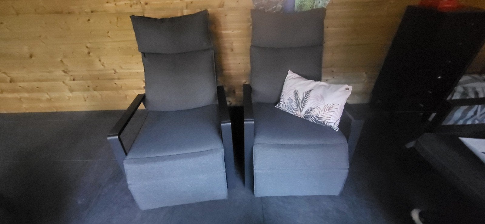 2 stuks tuin stoelen uitklapbaar, grijs, Tuin en Terras, Ophalen, Zo goed als nieuw, Kunststof, Stoel