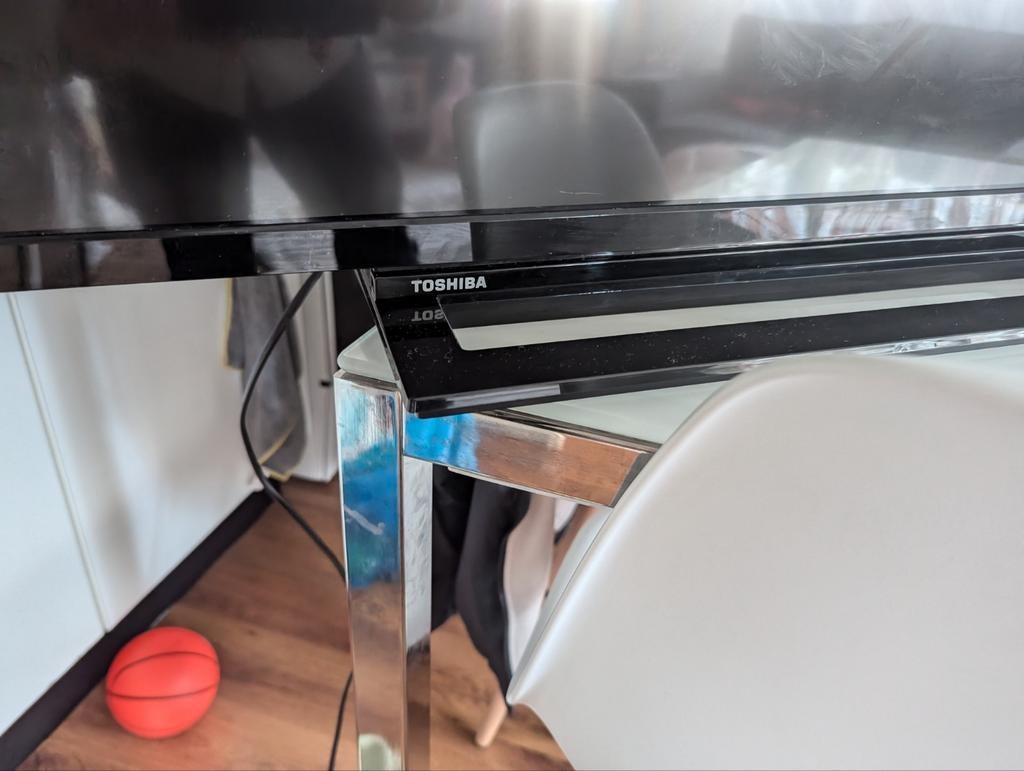 Toshiba 43V5863DG - 4K WiFi TV, 50 Hz, LCD, Ophalen of Verzenden, 100 cm of meer