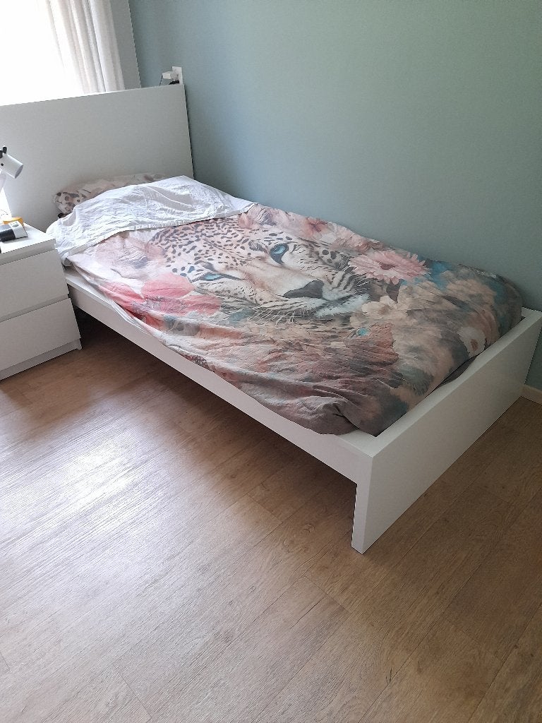Ikea malm bed, Huis en Inrichting, Slaapkamer | Bedden, Ophalen, 90 cm, Eenpersoons, Wit
