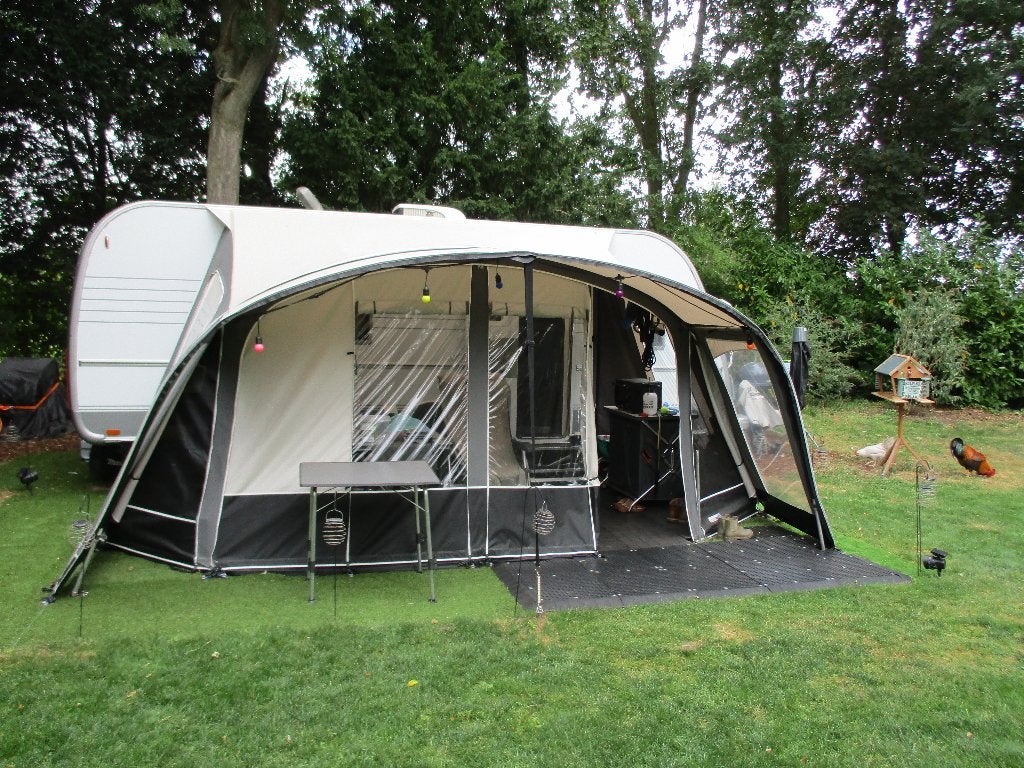 Tabbert Puccini 560 UEB 2013, Caravans en Kamperen, Caravans, Particulier, tot en met 4, 1500 - 2000 kg, Rondzit, Tabbert, 2 aparte bedden