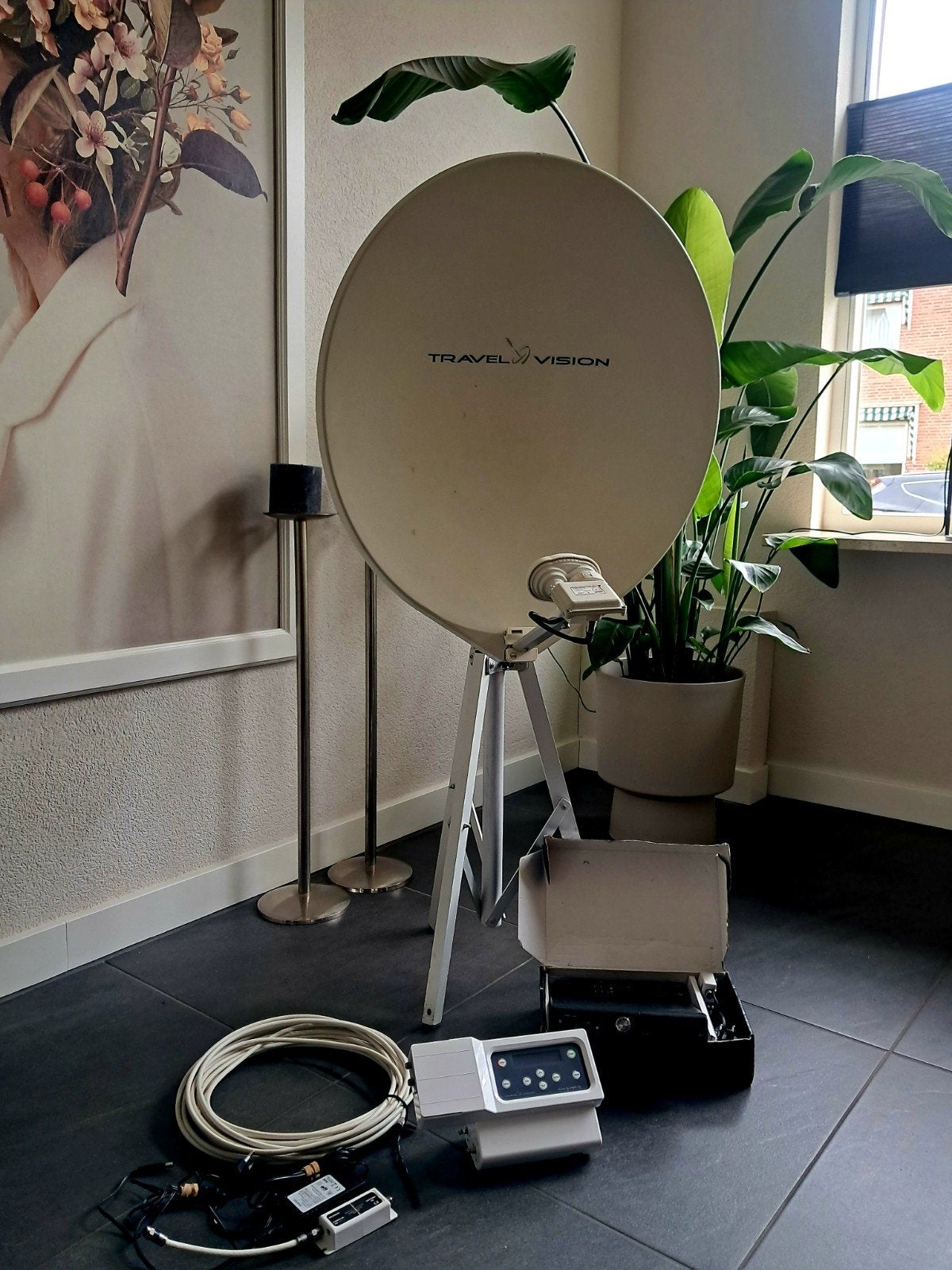 Schotel antenne met toebehoren, Ophalen
