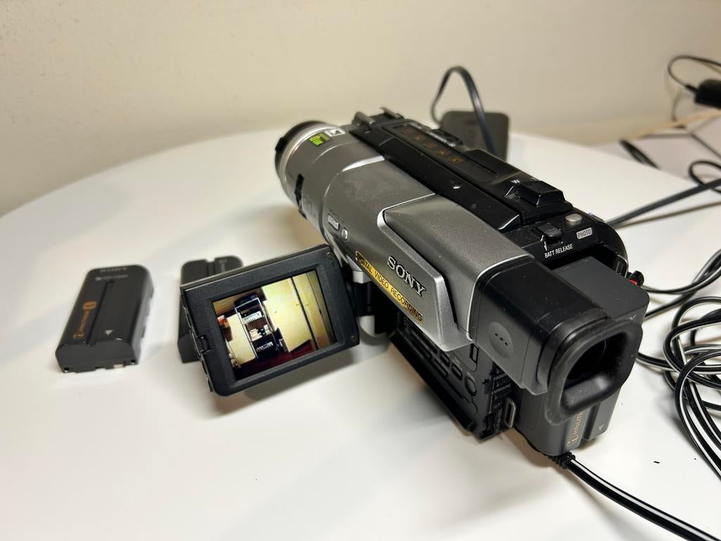 Sony Digital Handycam DCR-TRV110E - Digital8 Video Recording, Audio, Tv en Foto, Videocamera's Digitaal, Overige soorten, Zo goed als nieuw