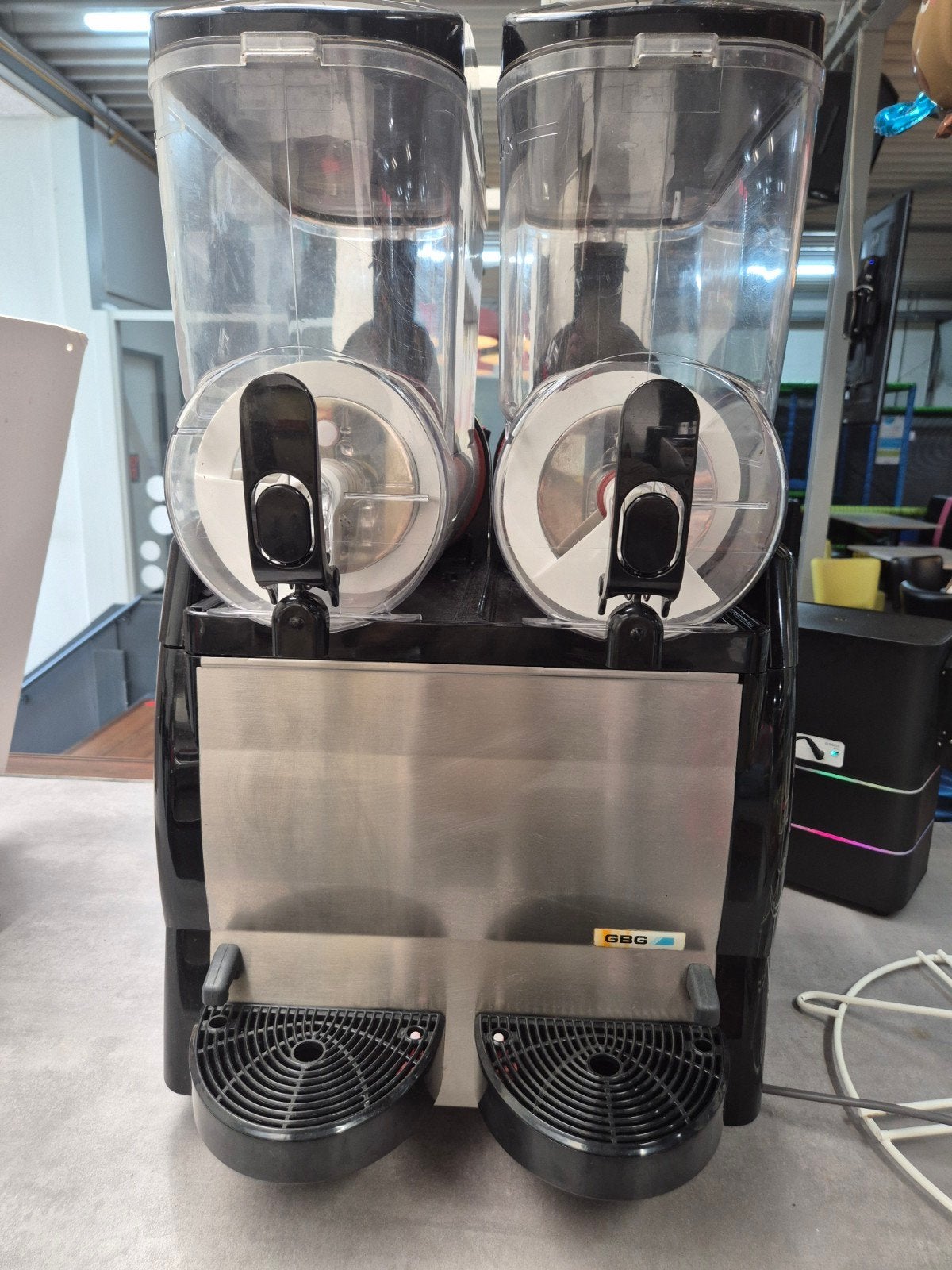 GBG Slushmachine met 2 reservoirs - Perfect voor horeca, Ophalen of Verzenden, Gebruikt, Koelen en Vriezen