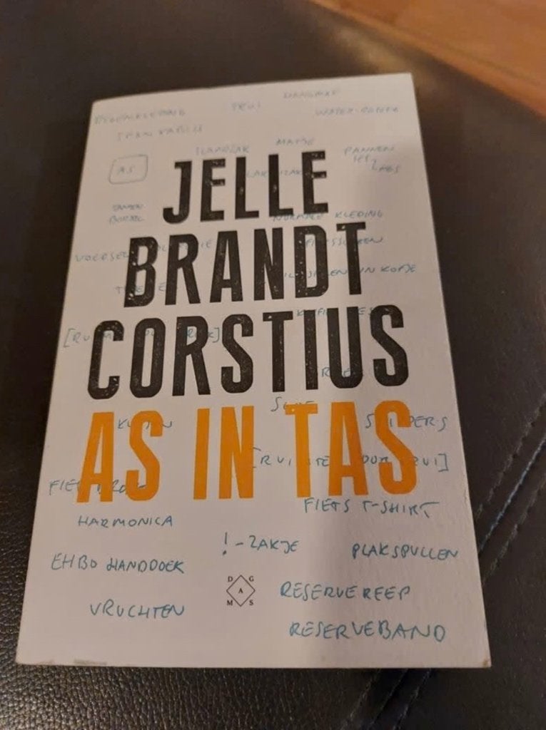 Boek As in tas Roman Jelle Brandt Corstius Reizen Fiets, Ophalen of Verzenden, Zo goed als nieuw, Jelle Brandt Corstius, Europa