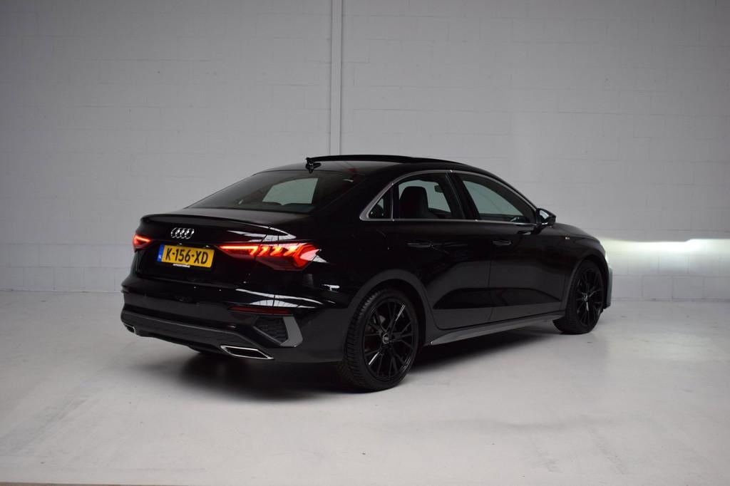 Audi A3 Limousine 35 TFSI S-Line VIRTUAL / PANORAMADAK / ORG, 4 cilinders, 150 pk, Zwart, Bedrijf