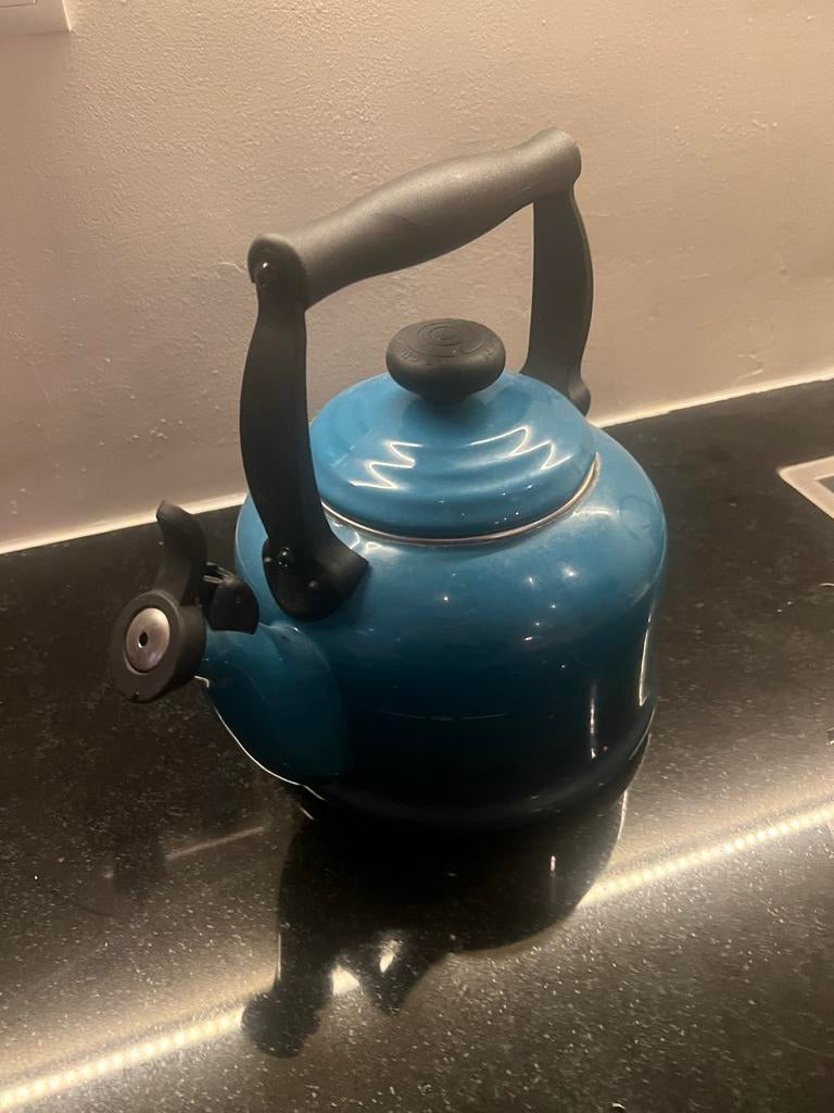 Blauwe fluitketel -alleen nog maar gebruikt op inductie, Witgoed en Apparatuur, Waterkokers, 1 tot 2 liter, Ophalen of Verzenden