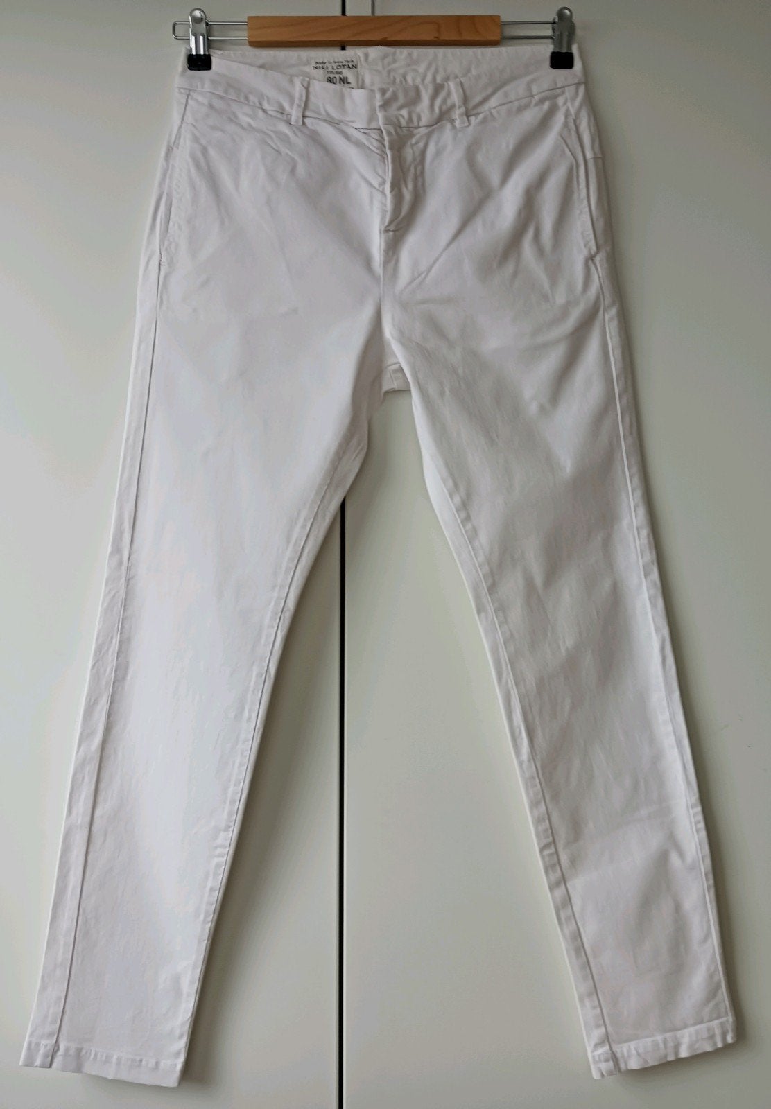 Nili Lotan broek in maat 38 nieuwstaat, Kleding | Dames, Maat 38/40 (M), Overige kleuren, Ophalen of Verzenden, Zo goed als nieuw
