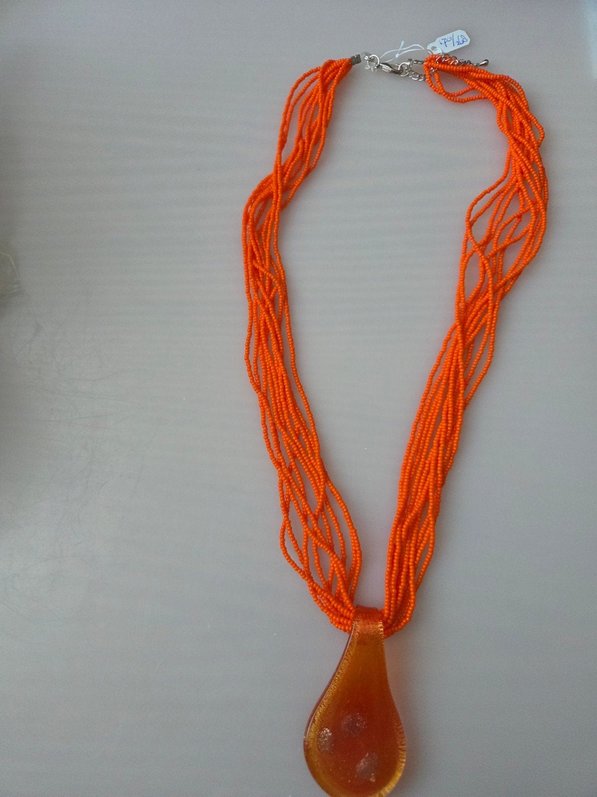 Oranje ketting met glashanger, Sieraden, Tassen en Uiterlijk, Oranje, Ophalen of Verzenden, Zo goed als nieuw, Overige materialen
