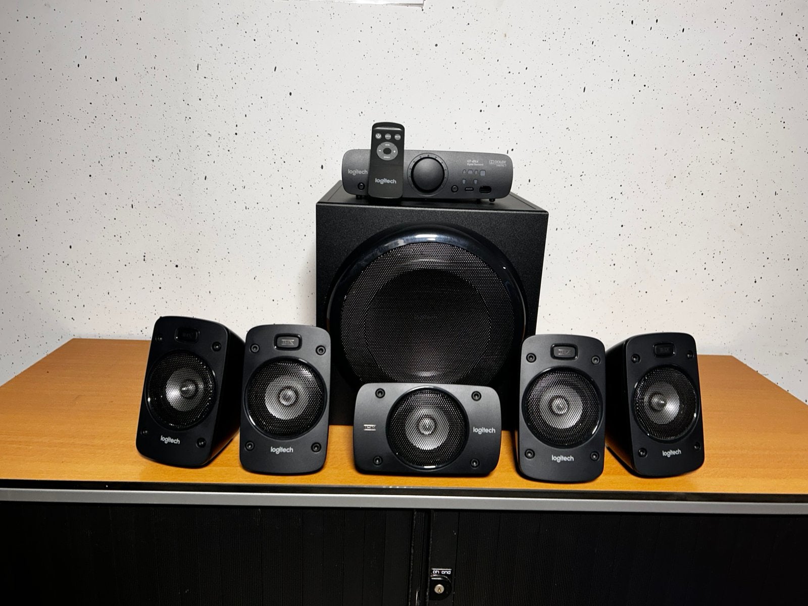 Logitech Z906 5.1 Surround Sound System – THX, Ophalen, Zo goed als nieuw