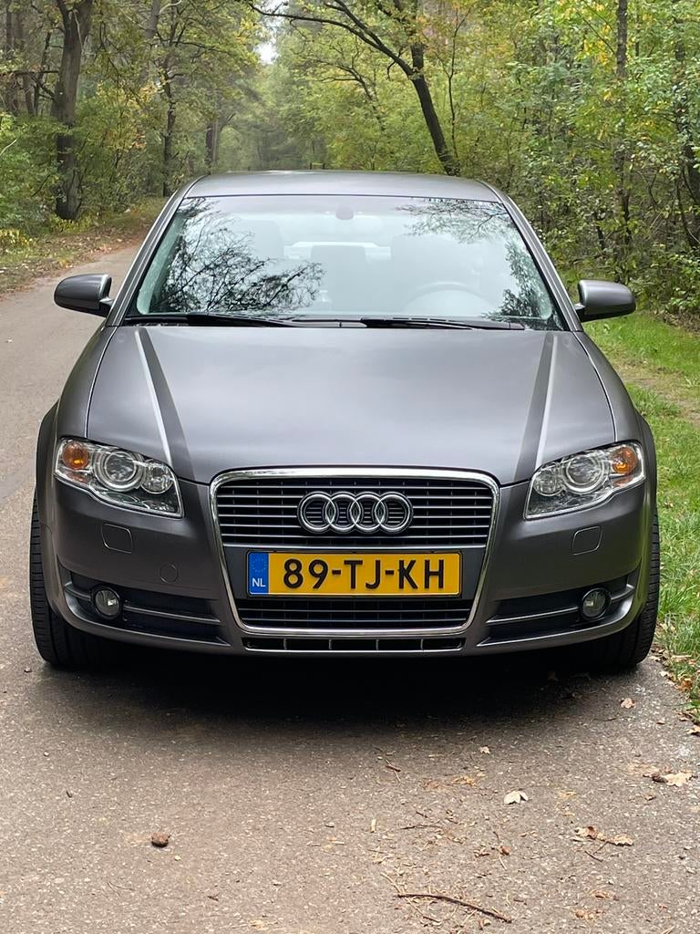 Audi A4 3.2 FSI Quattro automaat,nieuwstaat,2e eigenaar, Auto's, Automaat, 1800 kg, Blauw, Origineel Nederlands