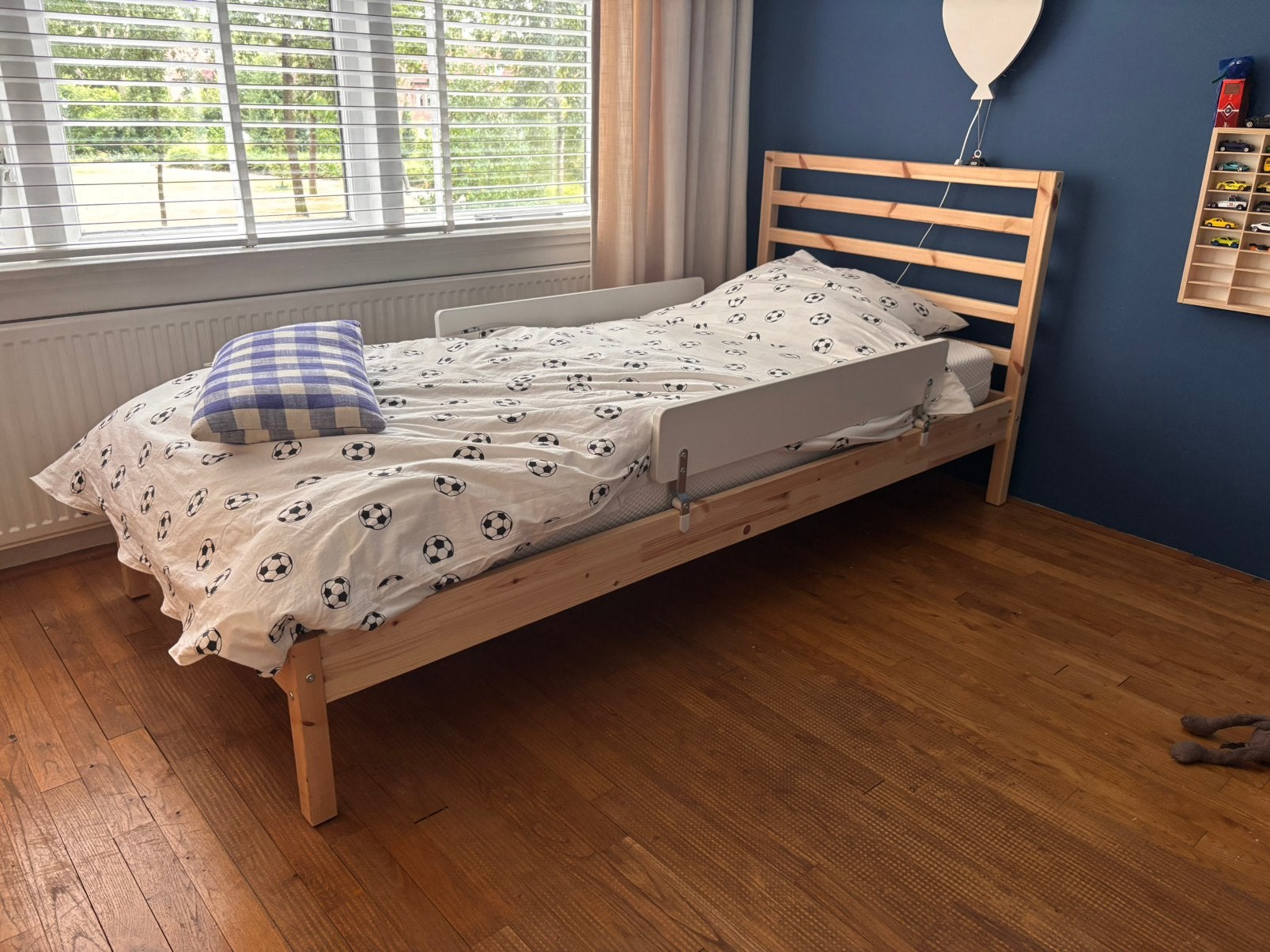 Tarva houten bedframe incl. lattenbodem, Ophalen, Zo goed als nieuw, Eenpersoons