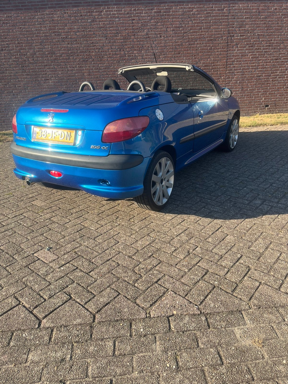Peugeot 206 1.6 16V CC 2002 Blauw inruil mogl, Voorwielaandrijving, 4 cilinders, Cabriolet, 49 €/maand