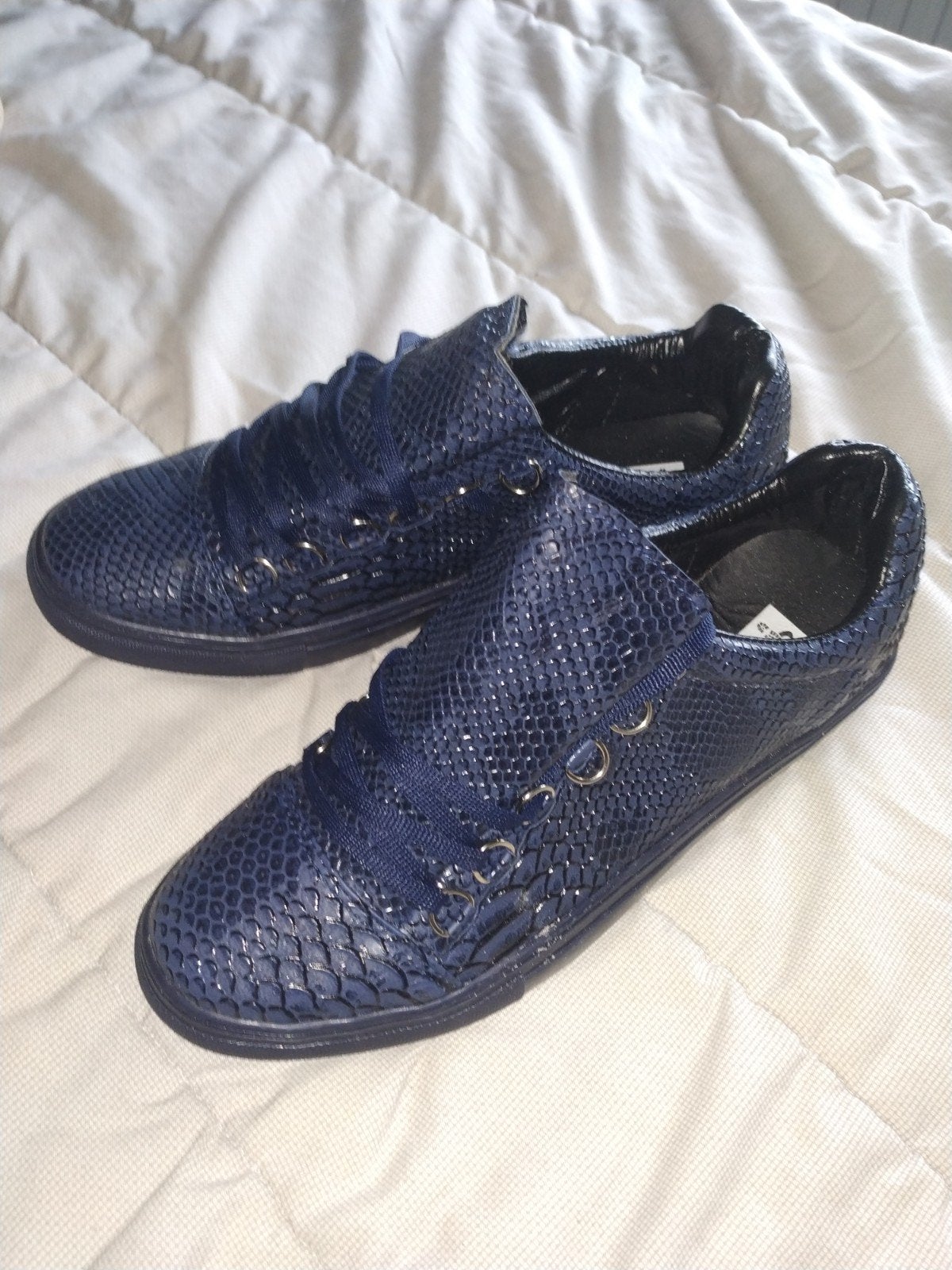 Donkerblauwe sneakers met slangenprint, Ophalen, Zo goed als nieuw, Blauw, Sneakers of Gympen
