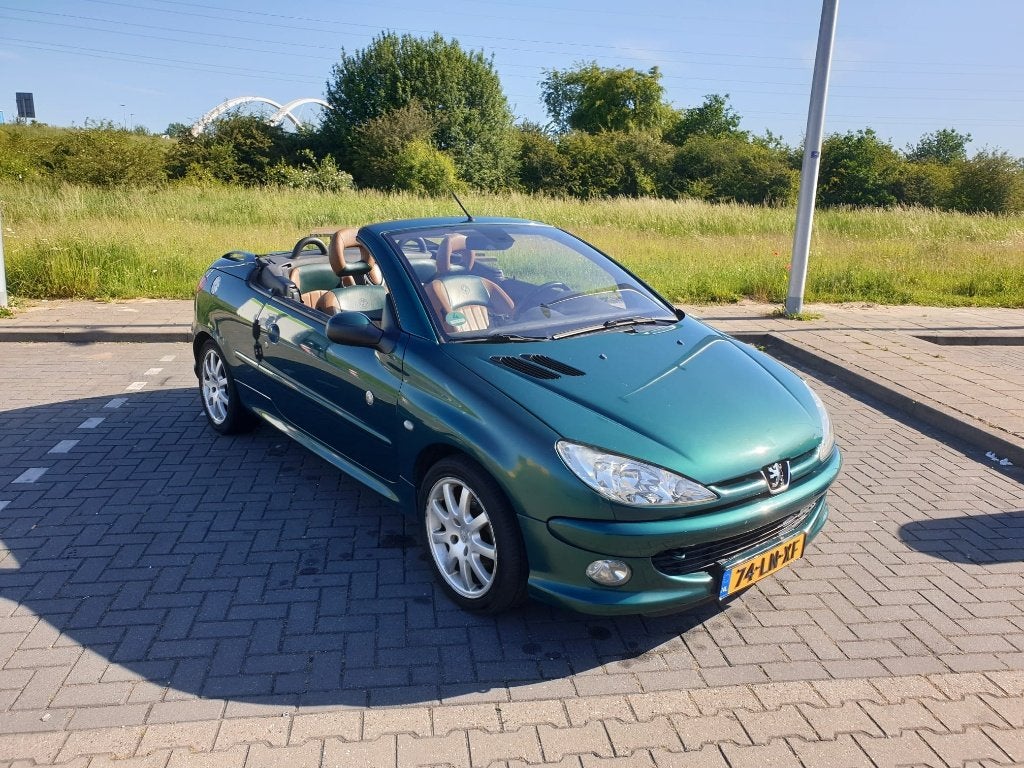 Peugeot 206 CC Roland Garros –  hardtop cabrio - Groen, Voorwielaandrijving, 4 cilinders, Cabriolet, 4 stoelen