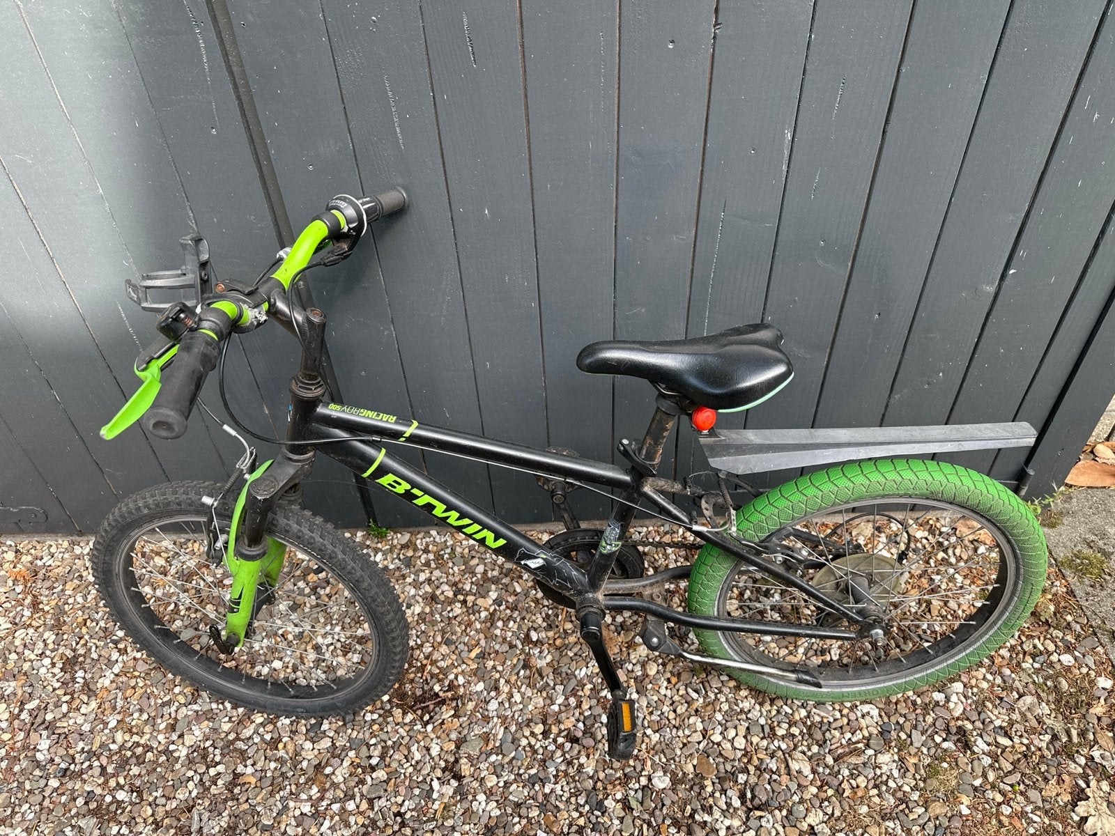 B'Twin Racingboy 300 kinderfiets 20 inch, Ophalen, Gebruikt, Velgrem, 20 inch of meer