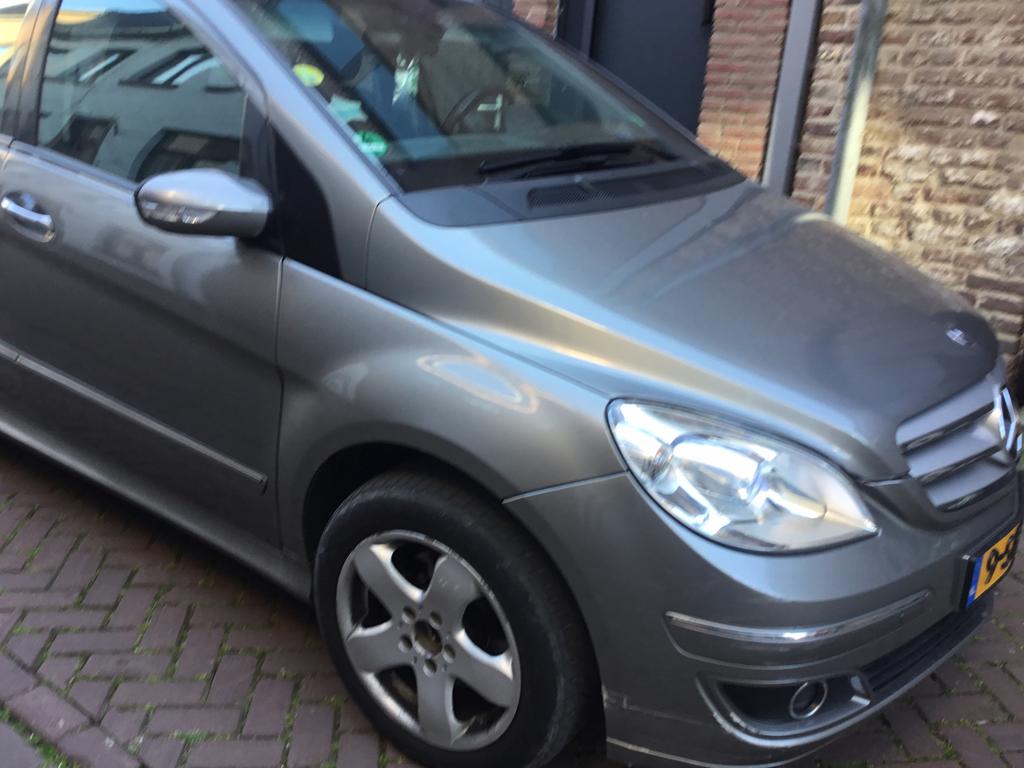 Te koop mooie Mercedes B200 grijs metalic. 2007, Auto's, Mercedes-Benz, Voorwielaandrijving, Euro 5, Stof, Automatische klimaatregeling