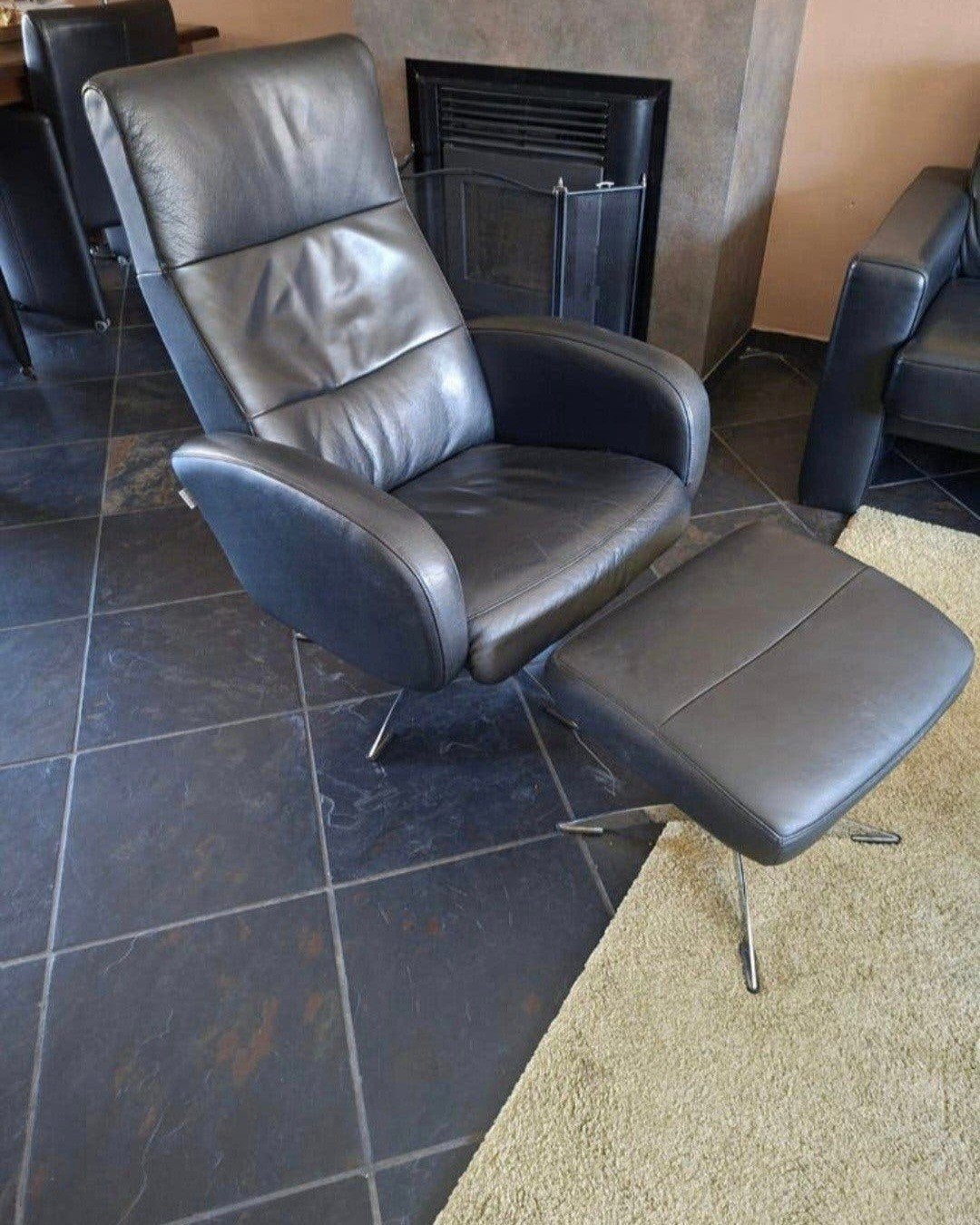 Relaxfauteuil zwart leer  inclusief voetenbank Hjort Knudsen, Ophalen, Gebruikt, Minder dan 75 cm, 50 tot 75 cm